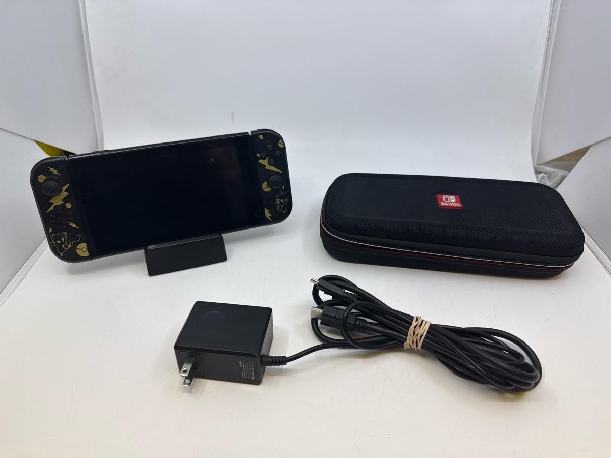Nintendo Switch Handheld HAC-001 W/ Dock, Charger & Case (RO1077901)