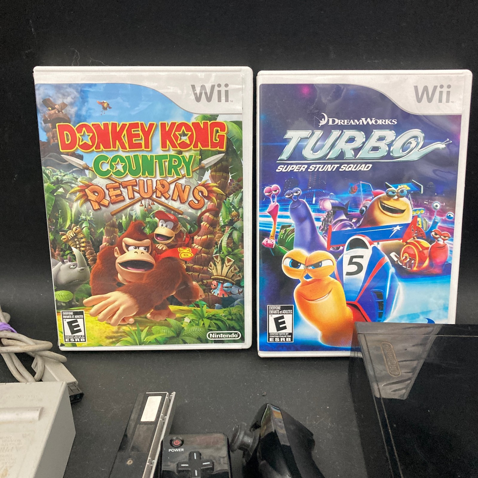 Nintendo Wii RVL-101 Complete Console Bundle with Two Games Ready To Play!