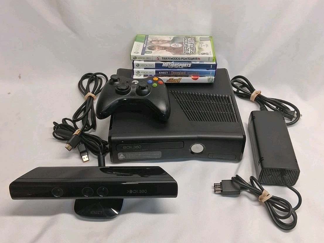 Xbox 360 S Slim 1439 Black Console System Bundle w Controller Kinect Games Cords