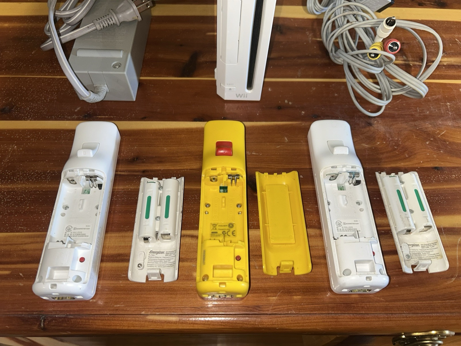 Nintendo Wii Console Bundle Lot System Controller & cords UNTESTED