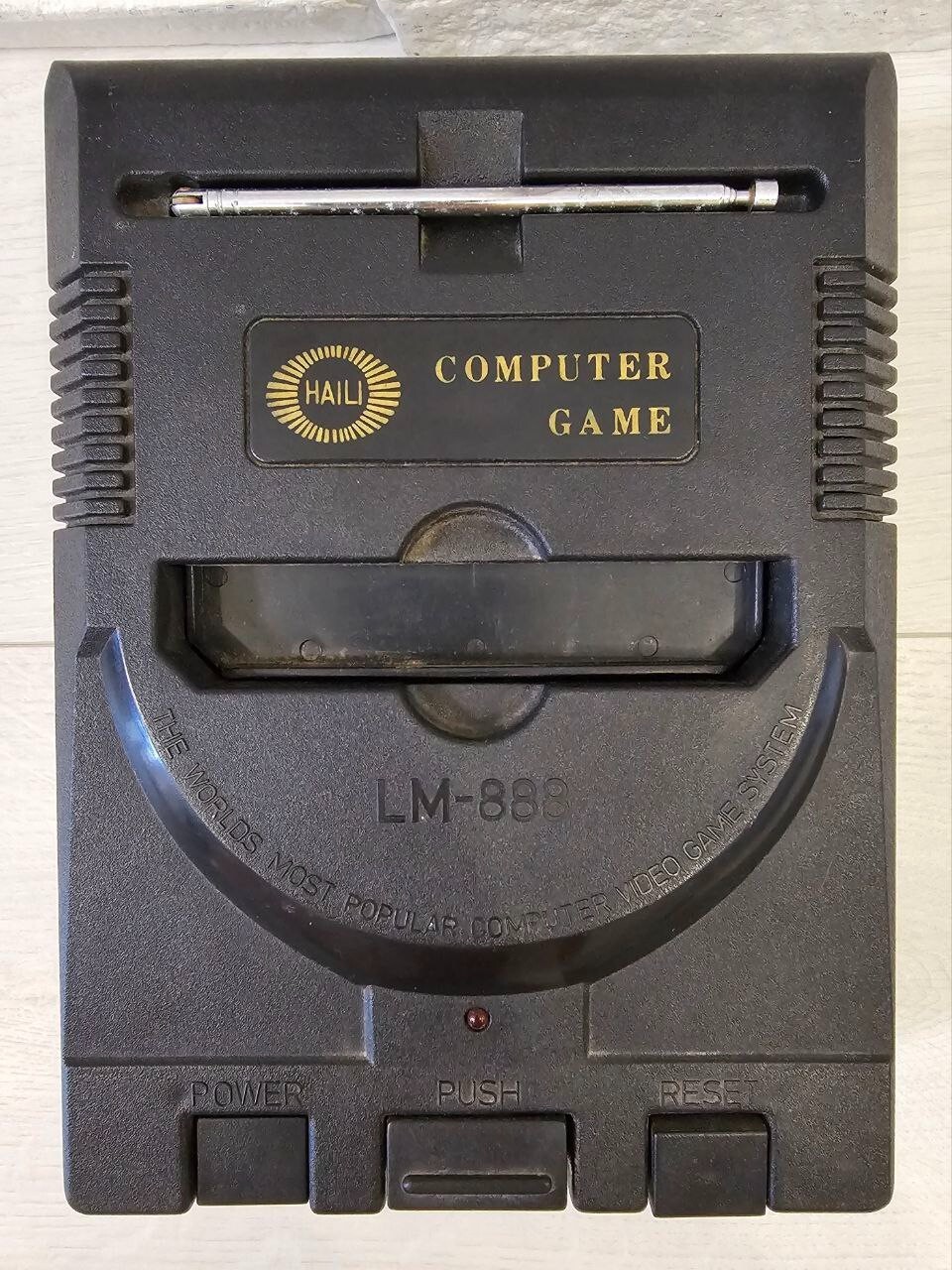 Retro 1990s Video Game Console Haili LM-888 Game TV 8 bit for parts/repair