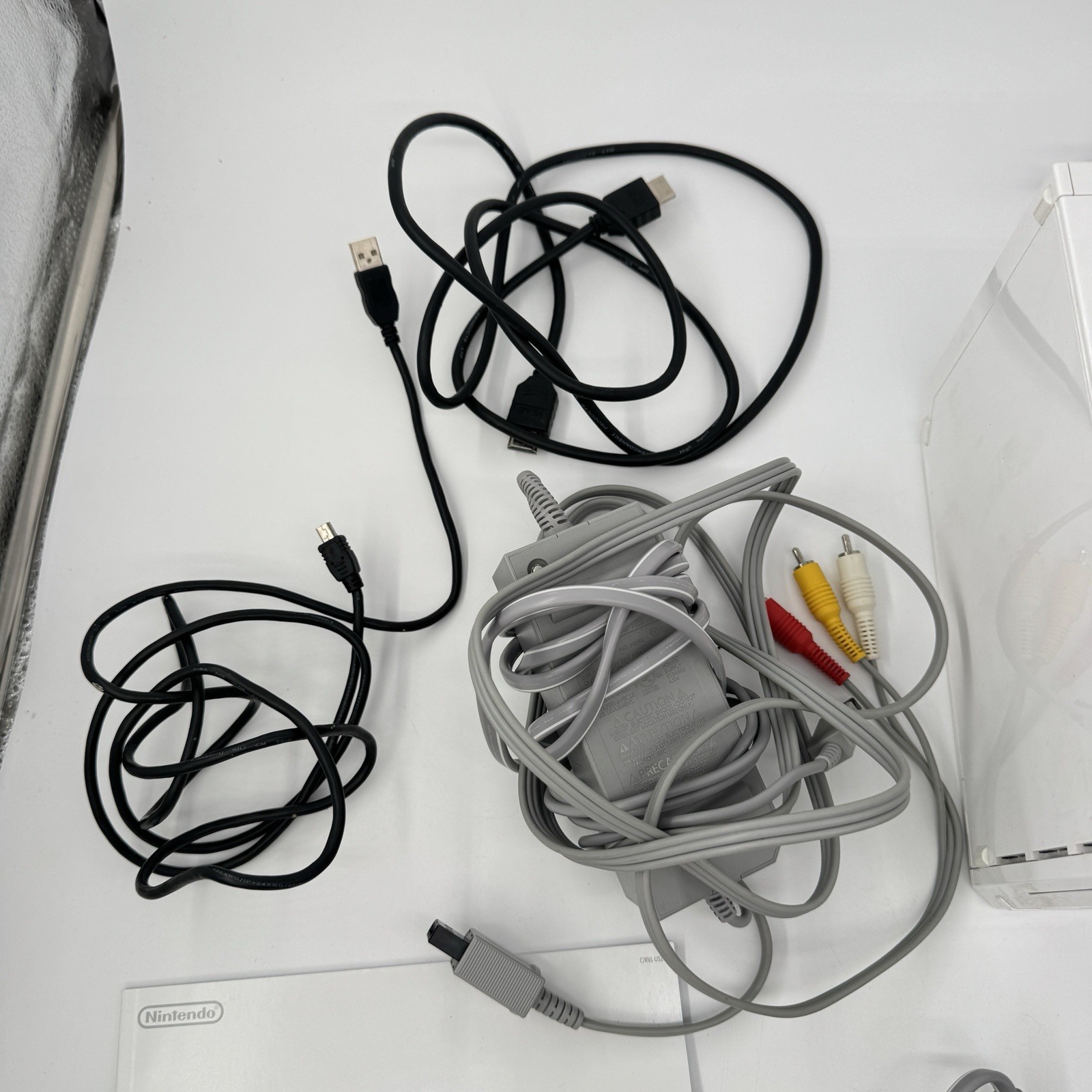 Nintendo Wii RVL-001 Console Bundle Tested Manual White GameCube + Mario Party 8