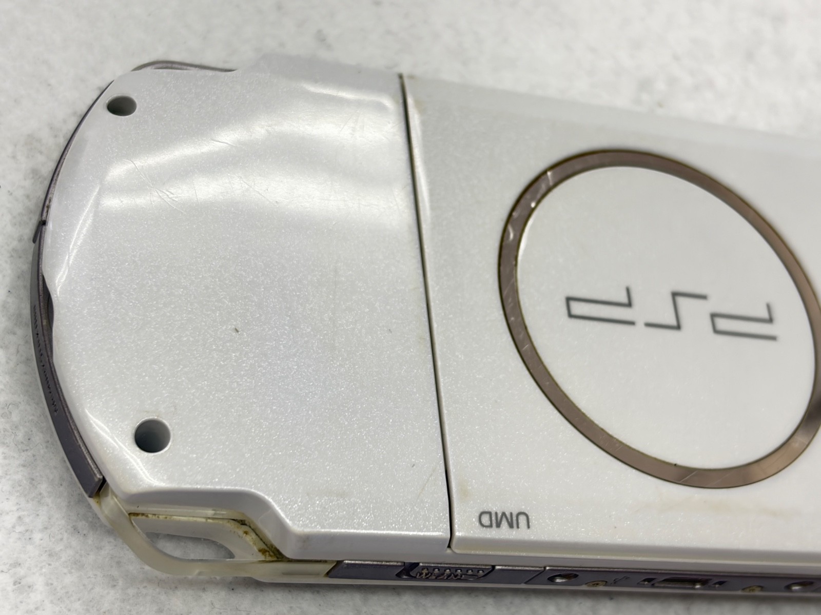 TESTED SONY PSP 3000 SILVER Console + Charger + battery + 3 game Region free 4GB