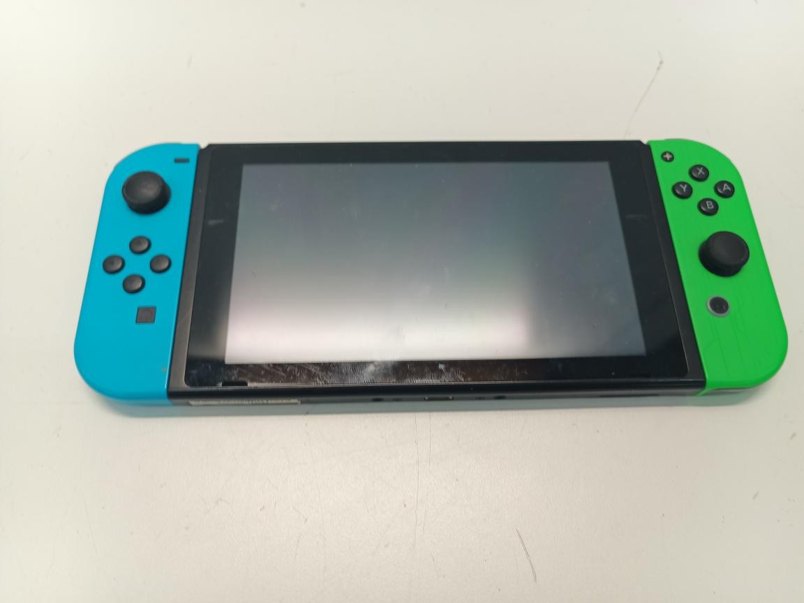 PRE OWNED NINTENDO SWITCH HANDHELD – HAC-001 SYSTEM ONLY/ (P23016911)