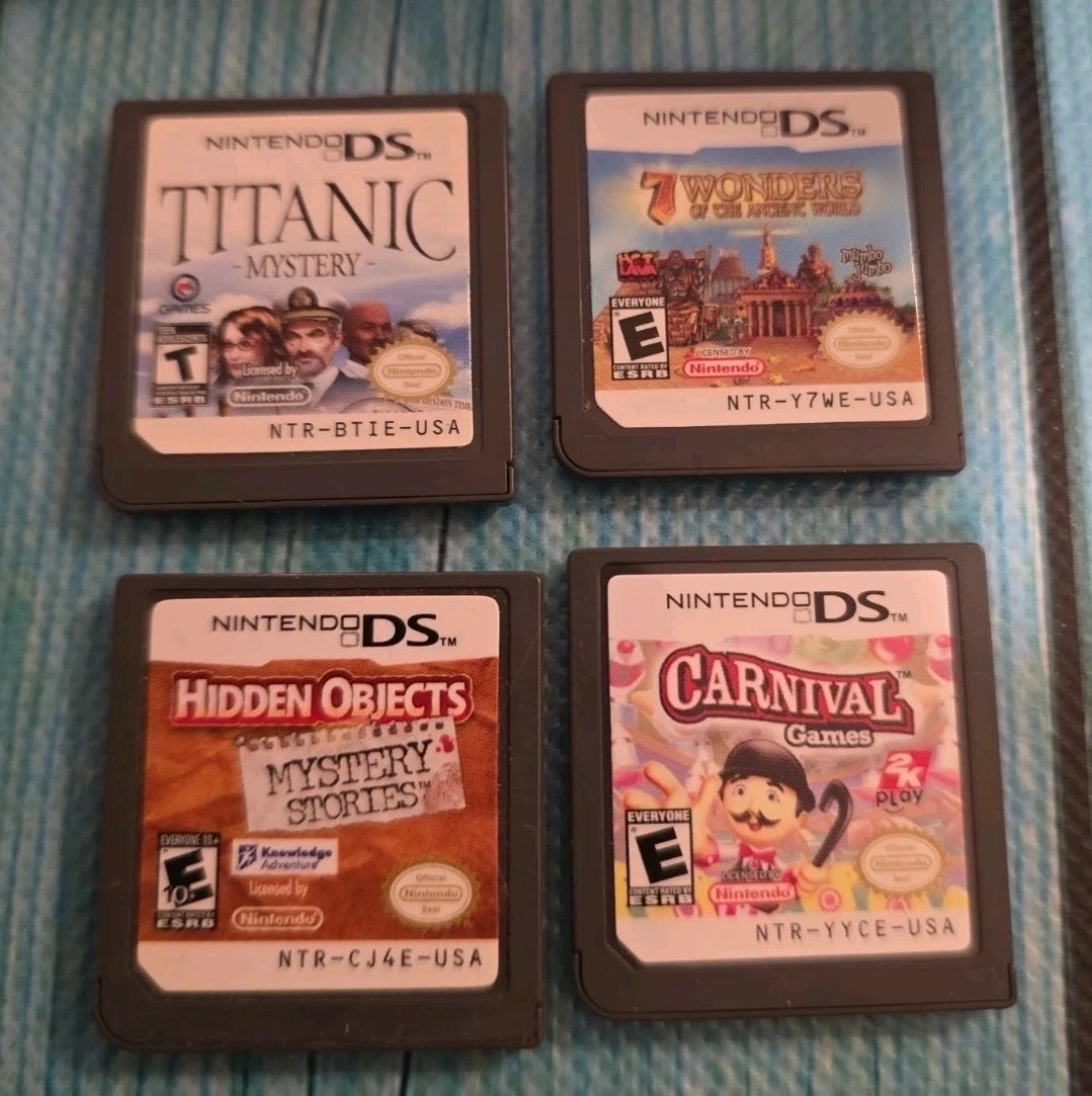 🔥Nintendo DSi Lite Blue Bundle – 4 Games & Travel Case, Charger🔥