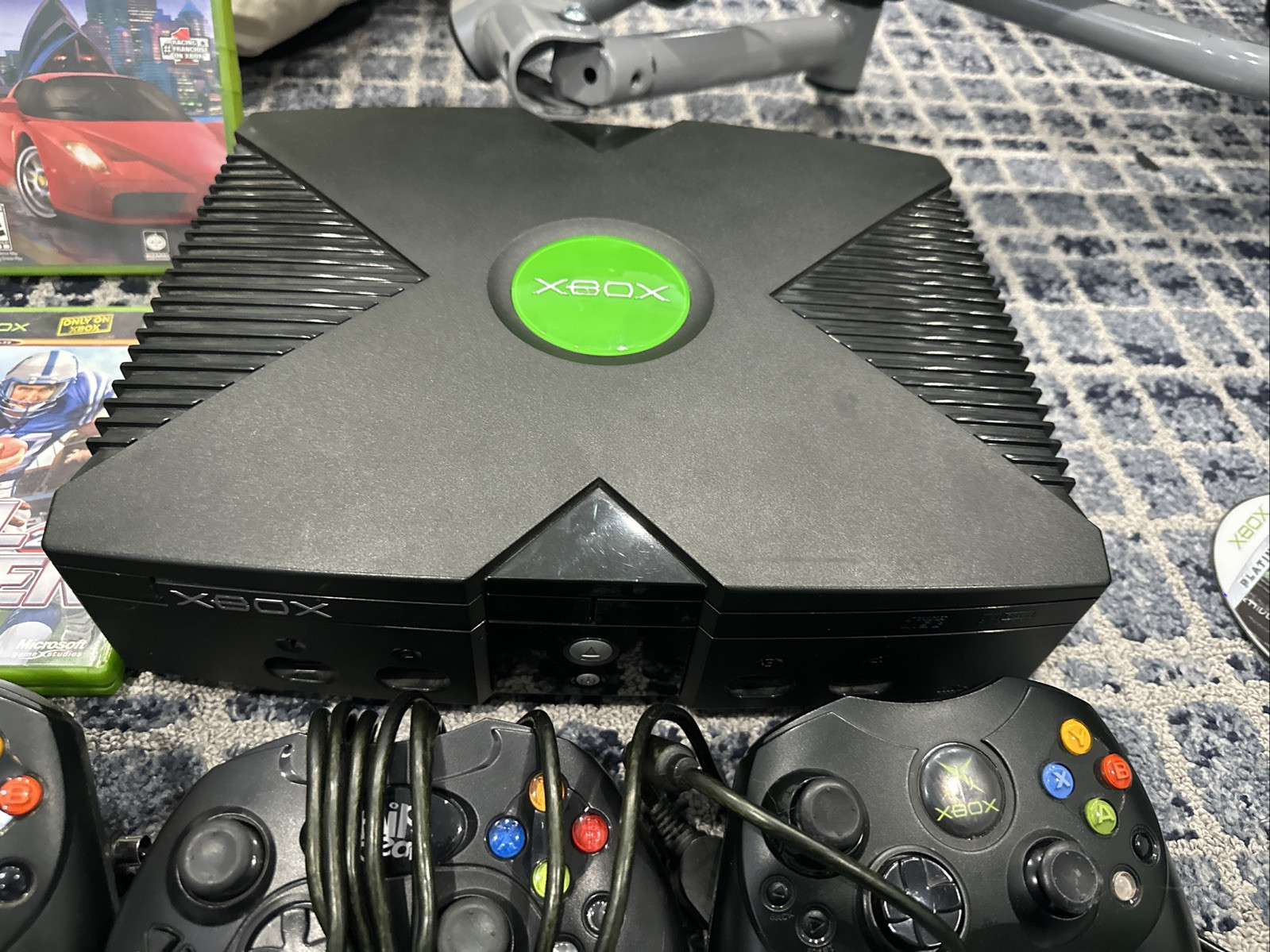 Xbox Gen 1 Missing 1 Wire And Slightly Used Over All A Great Console 👍 😊