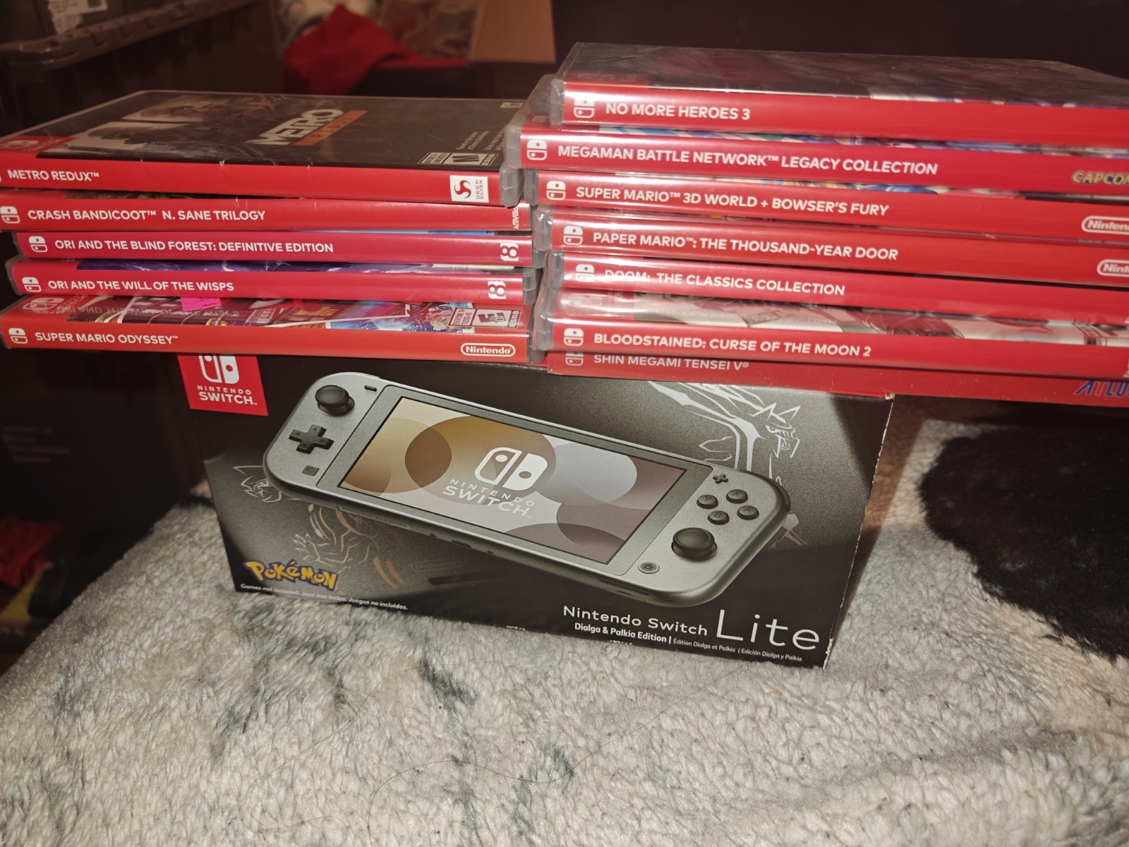 New Nintendo Switch Lite Dialga & Palkia Handheld Console – 32GB – Bundle Read
