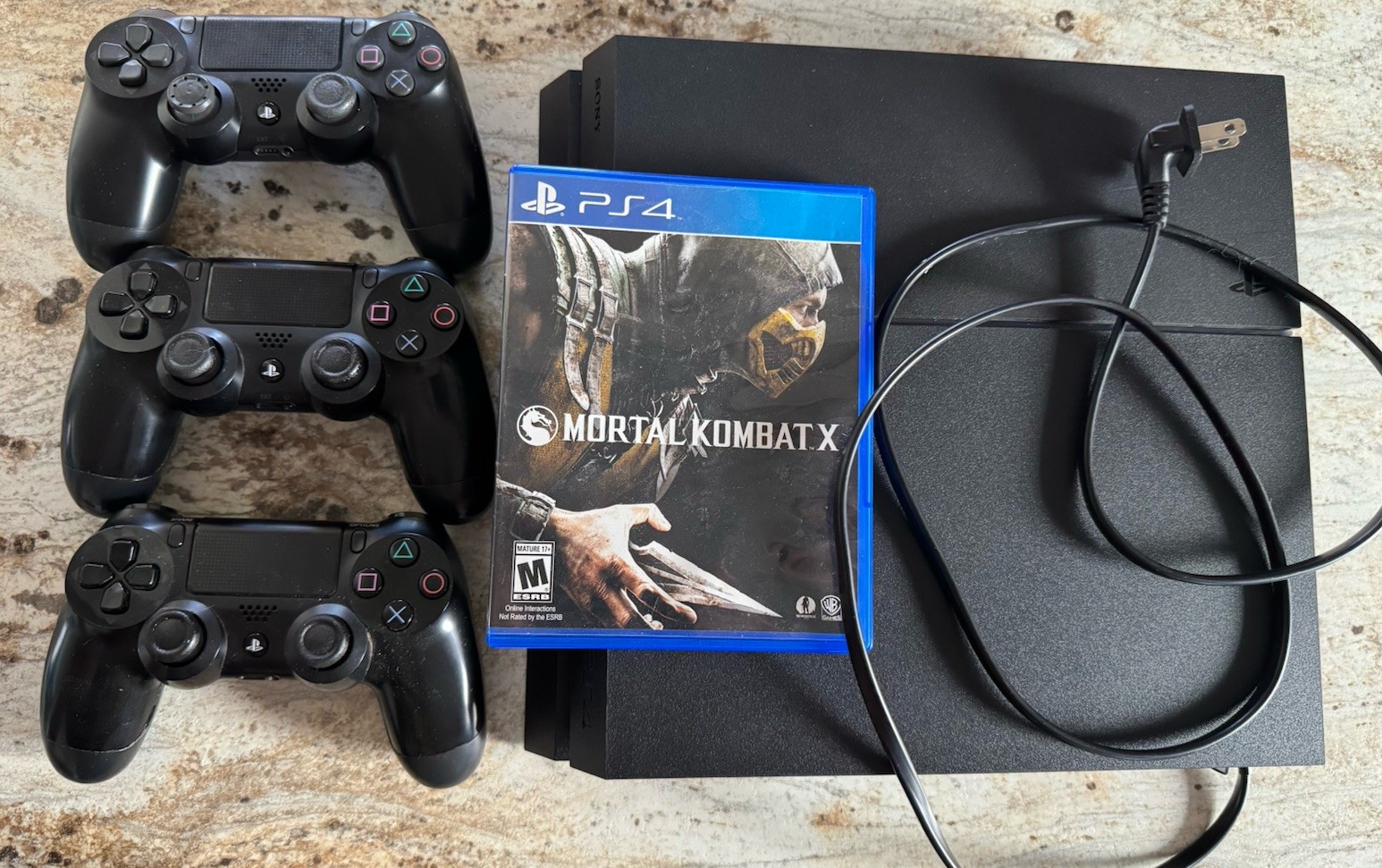 PlayStation 4 CUH-1215A 500GB HD Bundle 3 Controllers, Power Cord, Mortal Kombat