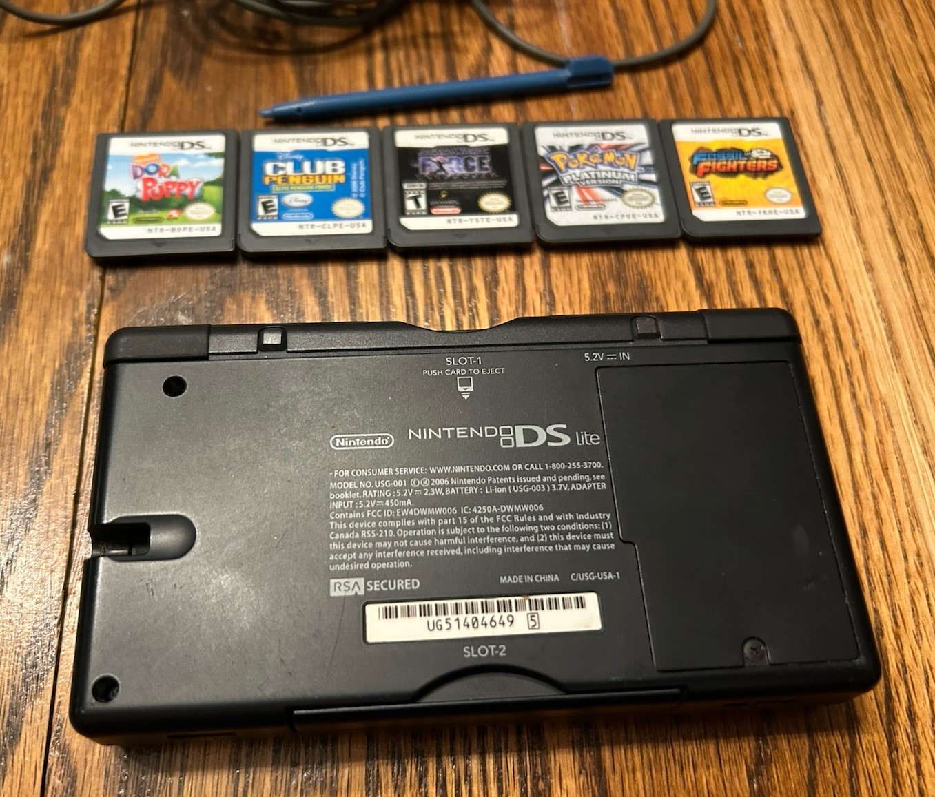 Nintendo DS Lite Crimson Handheld System Red/Black Charger Pokemon Platinum Auth