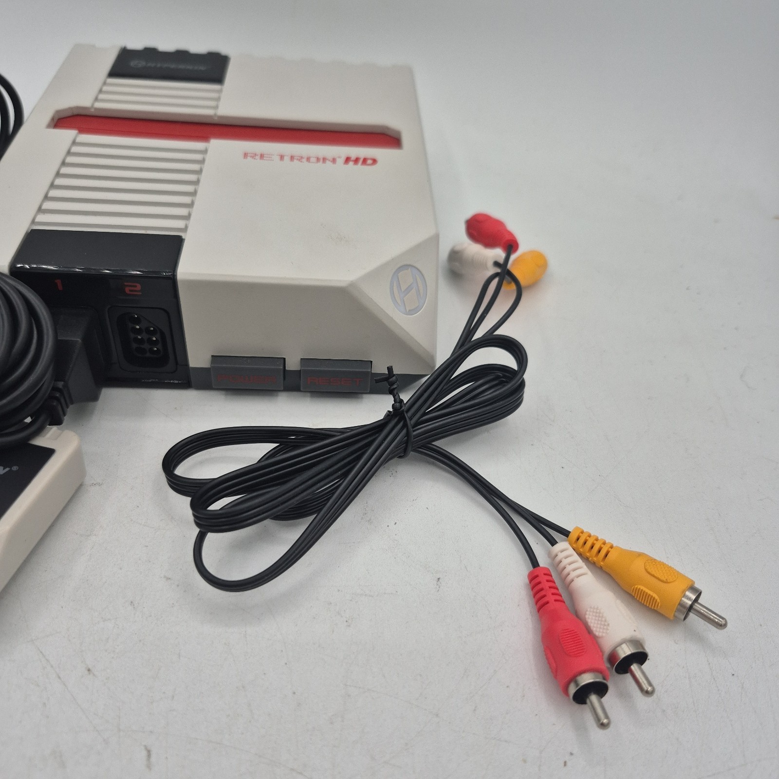 Hyperkin RetroN HD NES Console Gray 720p HDMI PAL/NTSC Switch w/ Controller