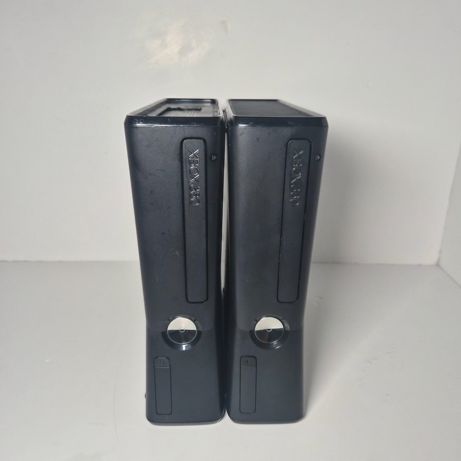 Lot of 2 Microsoft Xbox 360 S Slim Consoles Model 1439 No HDD Tested c7