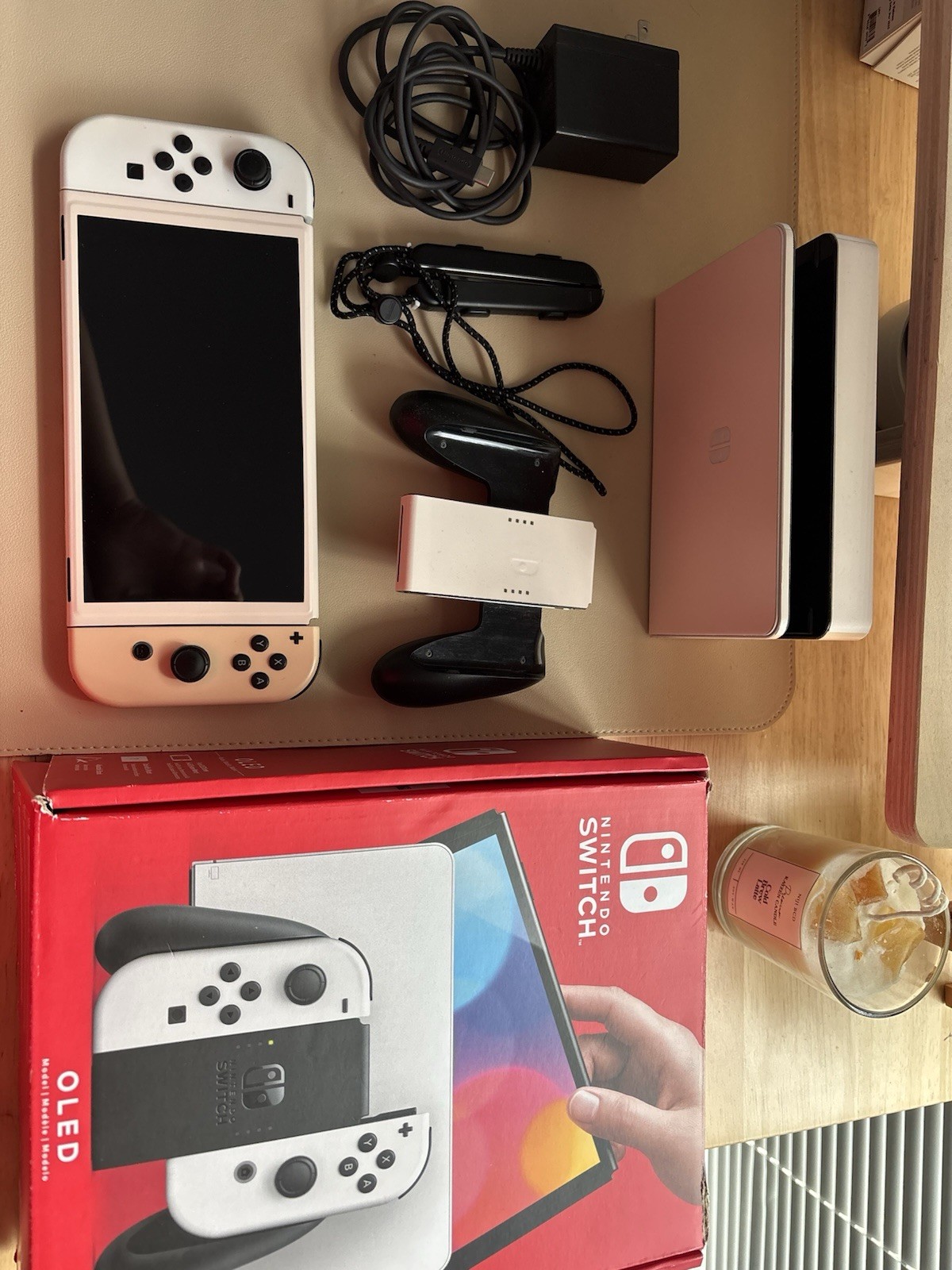 Nintendo Switch OLED White (64GB) Excellent Condition with Box and Accessories