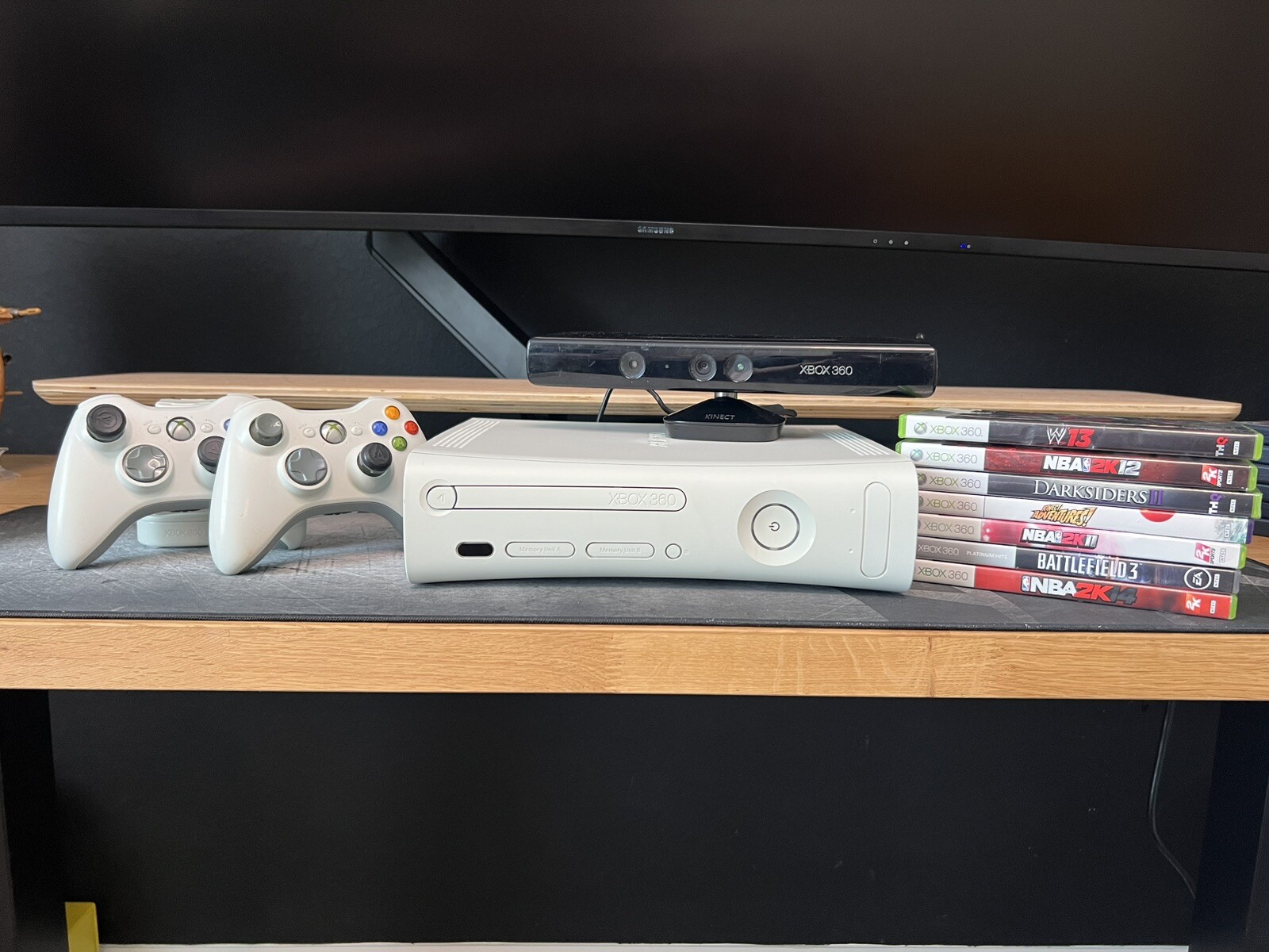 Microsoft XBox 360 Pro 4GB 2K6 Bundle – White Kinect 2 Controllers- games