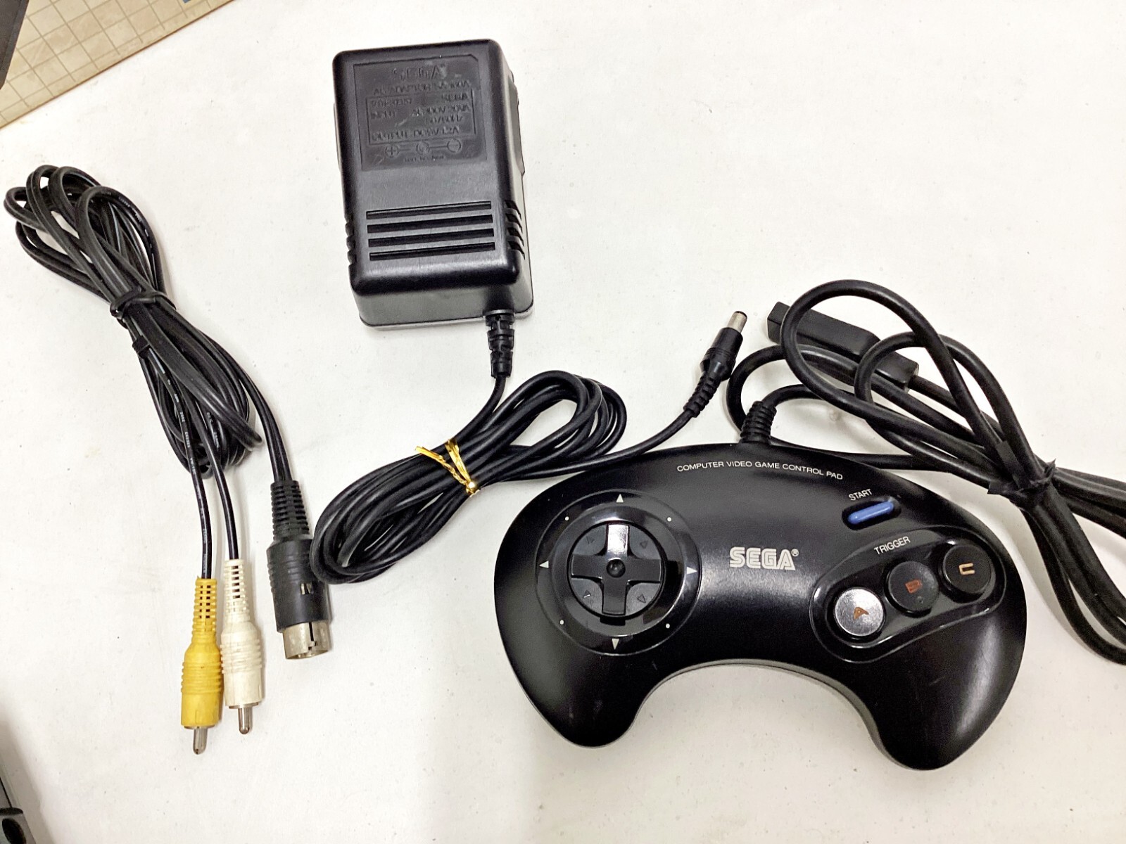 Sega Mega Drive Console 185 Boxed Japan DHL 1 week to USA