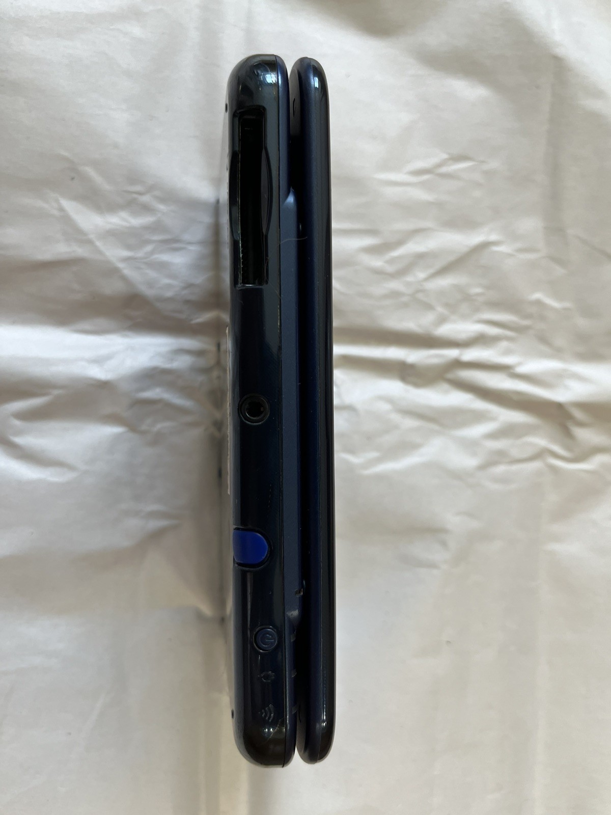 “New” Nintendo 3DS XL/LL Blue w/ Stylus, AC, & 32G Micro SD Card