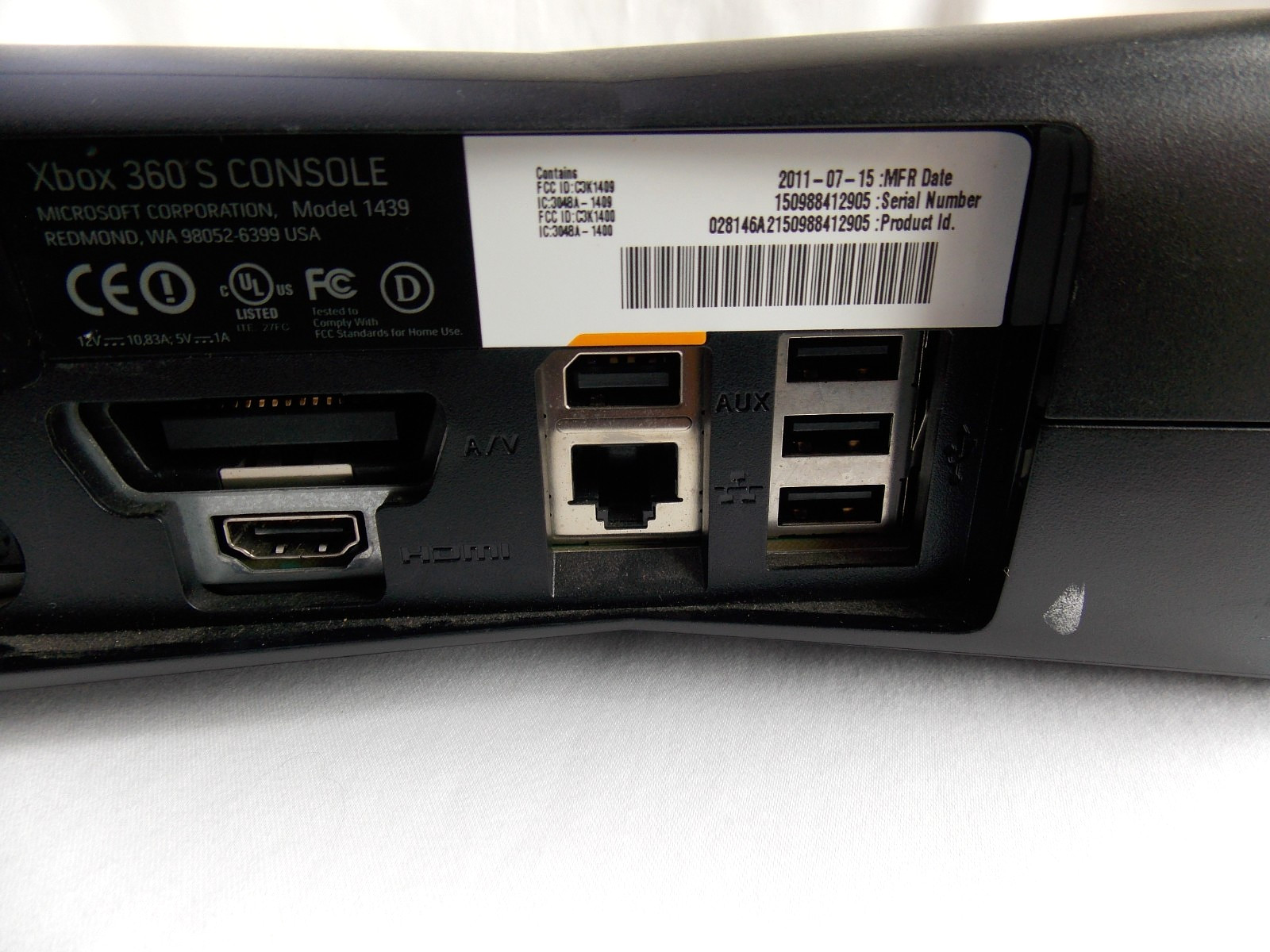Xbox 360 S 1439 w/Cords & Controller No HDD Tested and Works