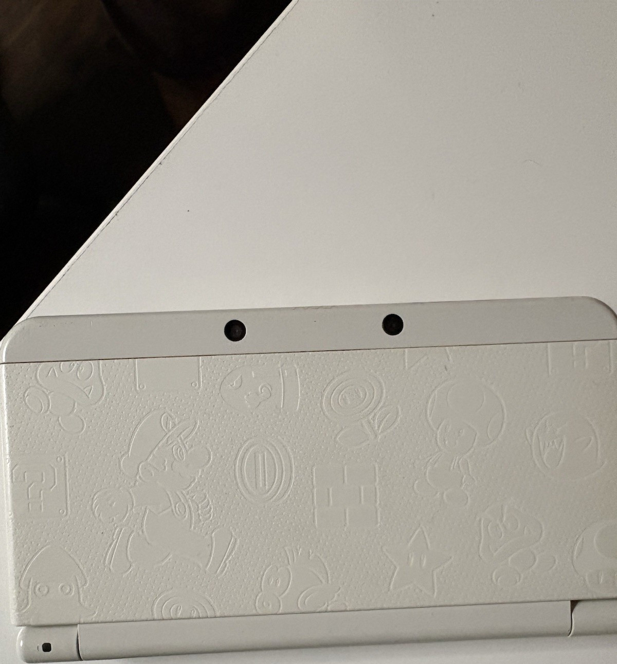 Nintendo New Nintendo 3DS rare Mario White 3Ds with AC Adapter and stylus