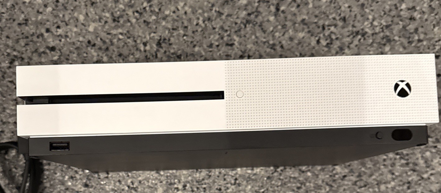 Microsoft Xbox One S – White Console & Controller + Cords – Tested + 2 Games