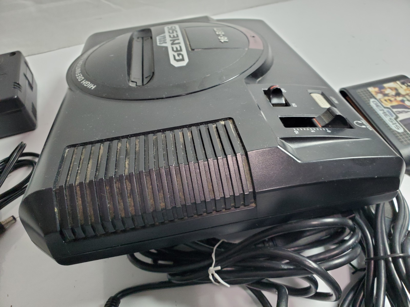 Sega Genesis Model 1601 Console w/ 2x Controllers, Power , AV Cable, 1 Game