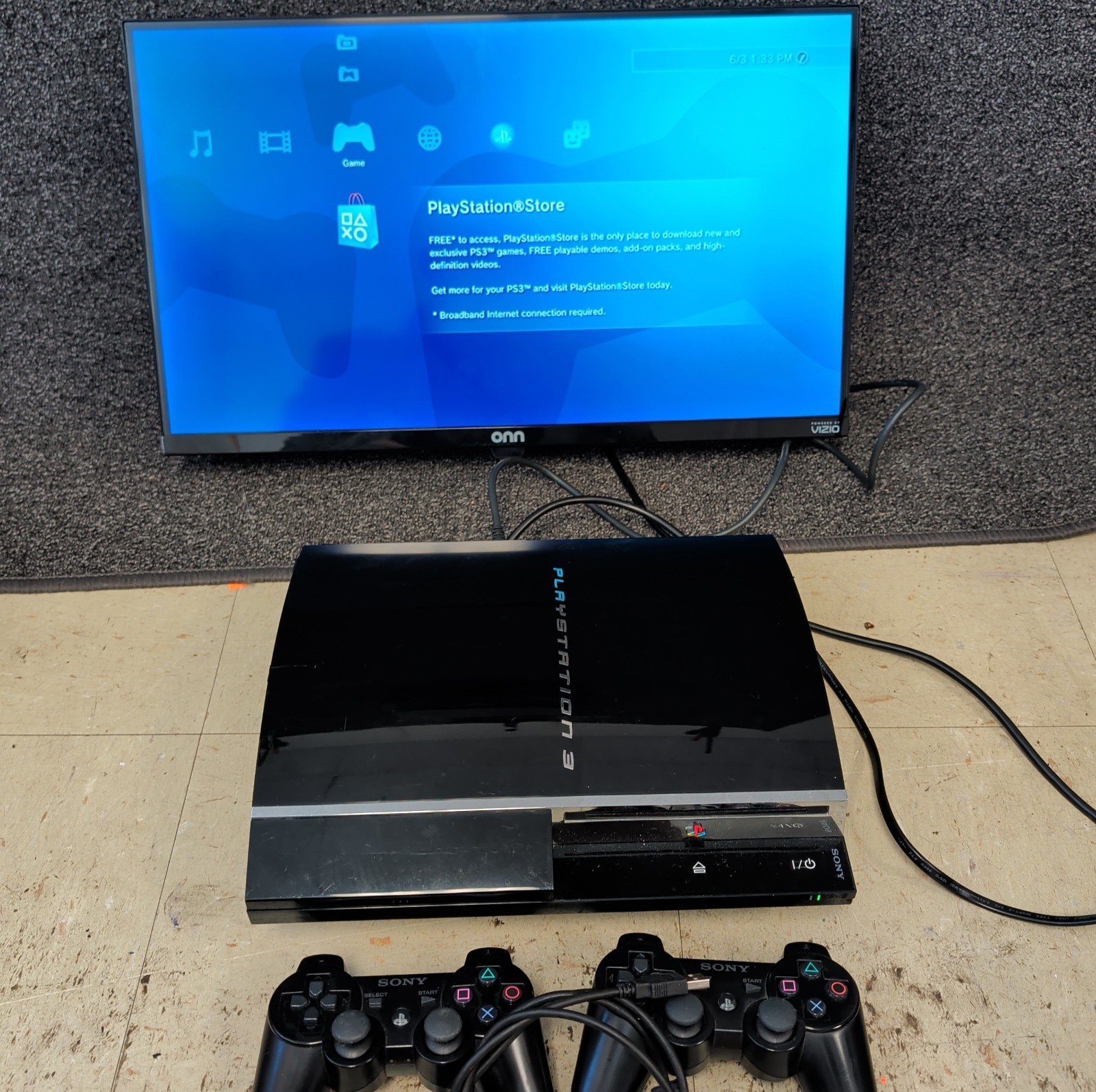 Sony PS3 CECHE01 Backward Compatible 80GB Console W/2 Controllers & Cords TESTED