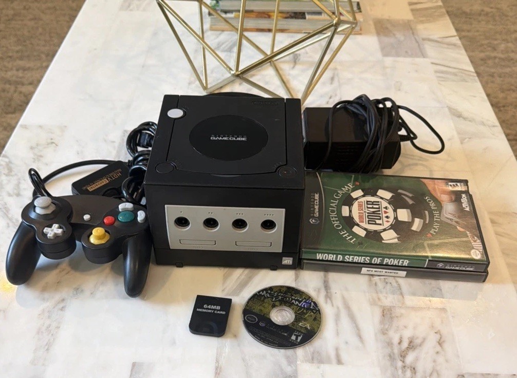 Nintendo GameCube DOL-001 JPN Black Console Bundle – 2 Games
