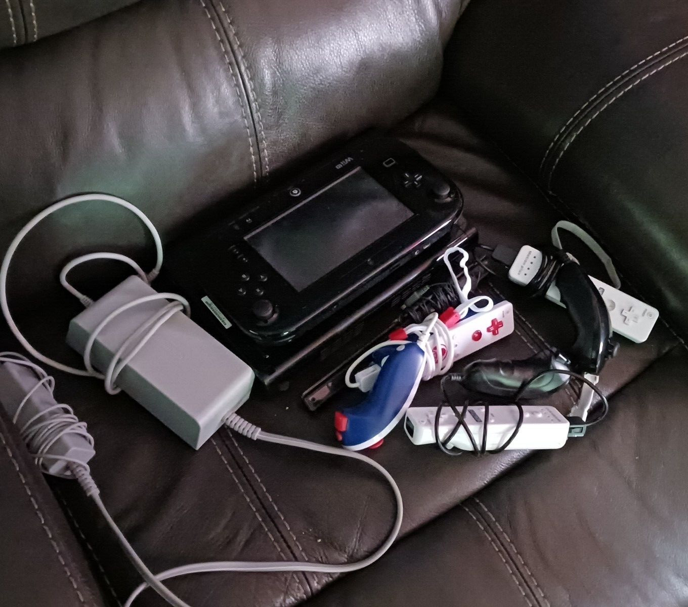 Nintendo Black Wii U Mario Kart 8 Deluxe 32GB || Read Description please!