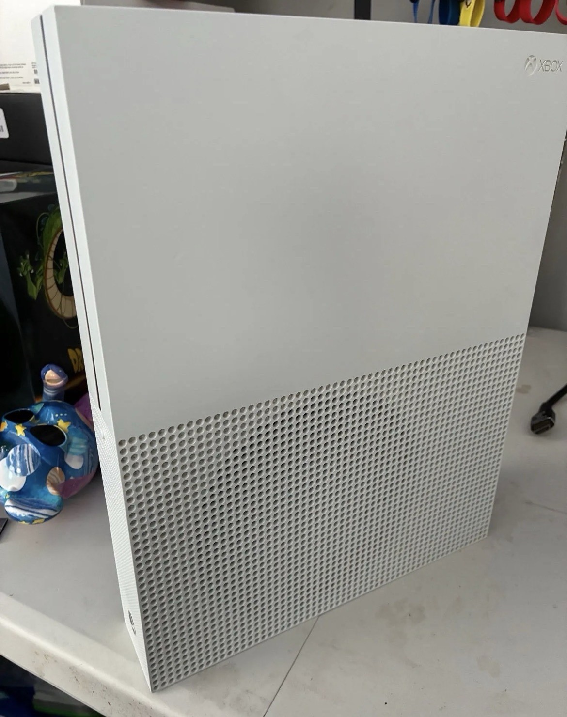 Microsoft Xbox One S 1tb White Home Console 4K UHD Wi-Fi HDMI 1681