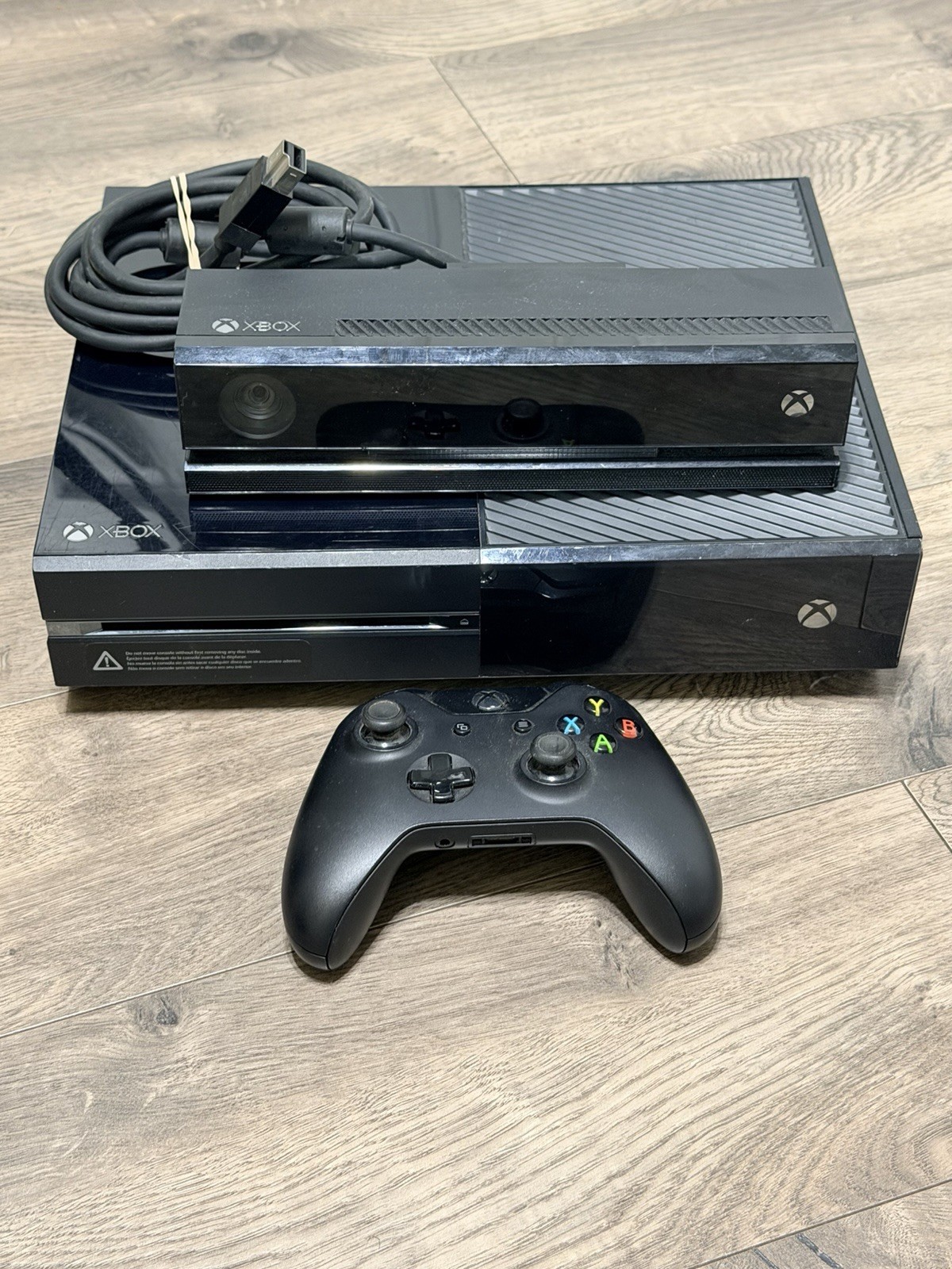 Xbox One Bundle 1540 Controller & Kinect Sensor 500GB Tested & Works NO CABLES