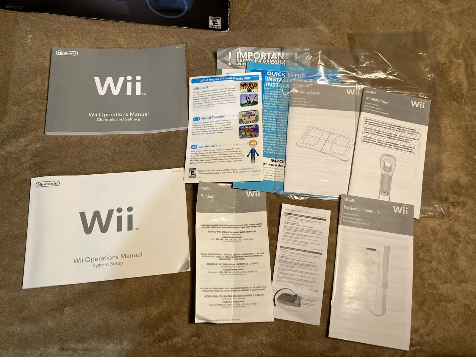 Nintendo Wii Console Wii Sports Resort Wii Remote Plus Bundle Black CIB Box