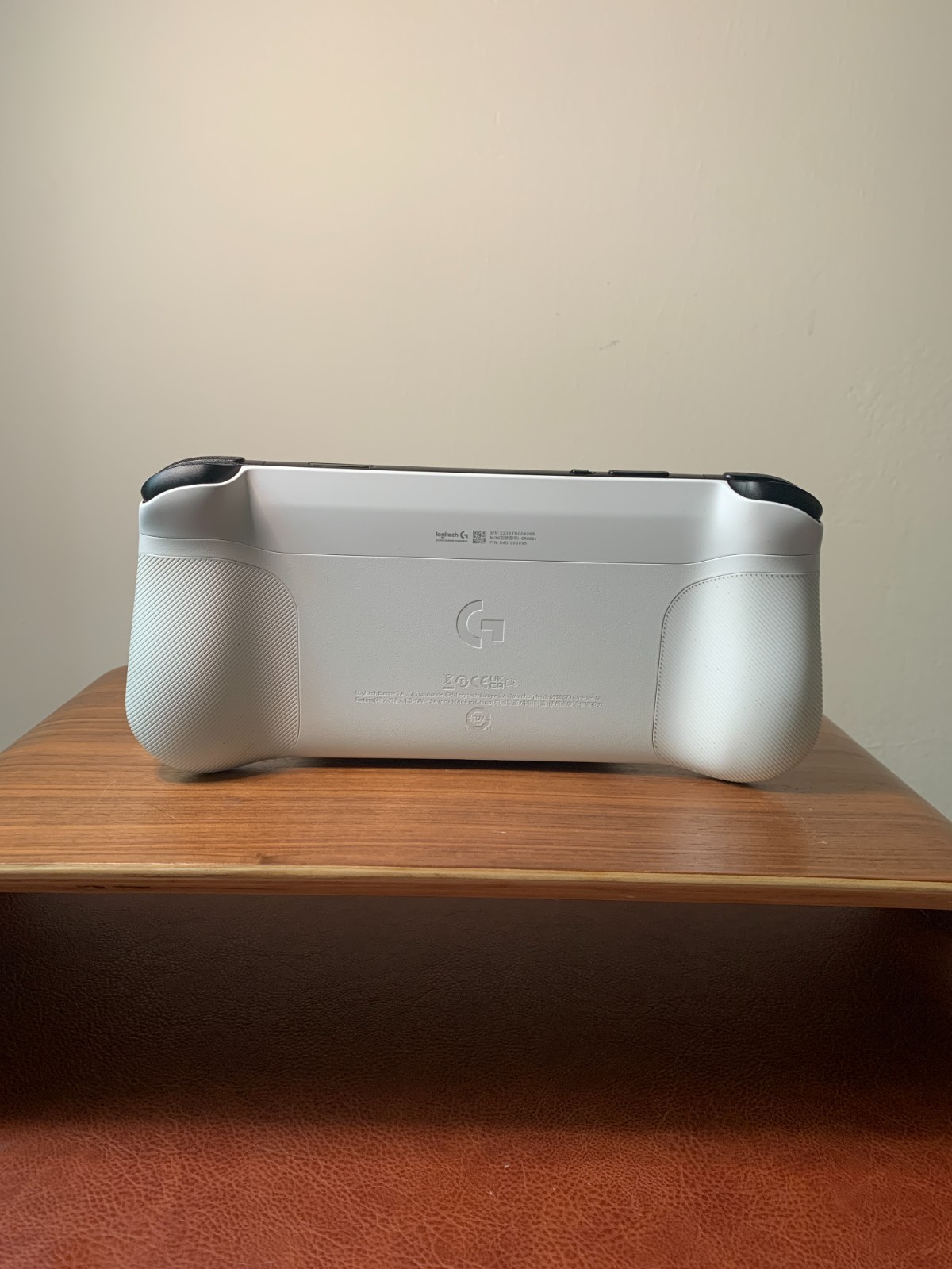 Logitech G CLOUD 64GB Handheld Console – White