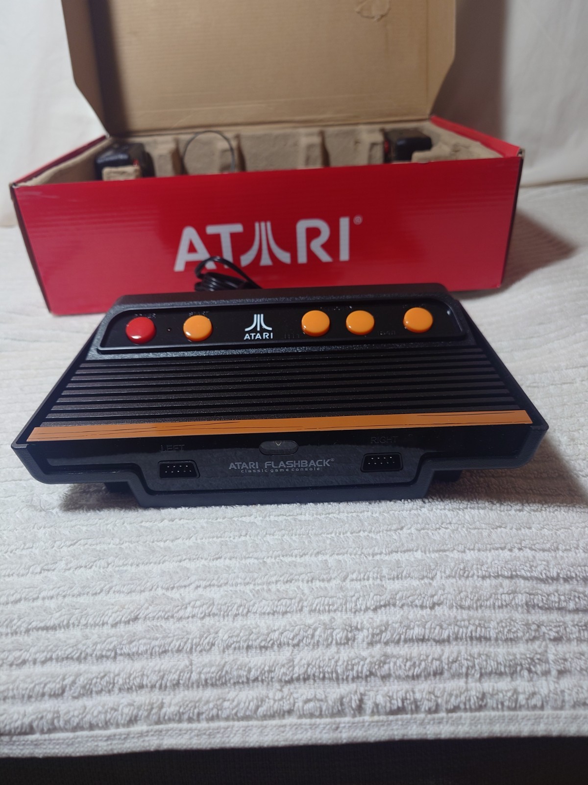 Atari Flashback 6 Classic Game Console 100 Built-In Games with Wireless Controls