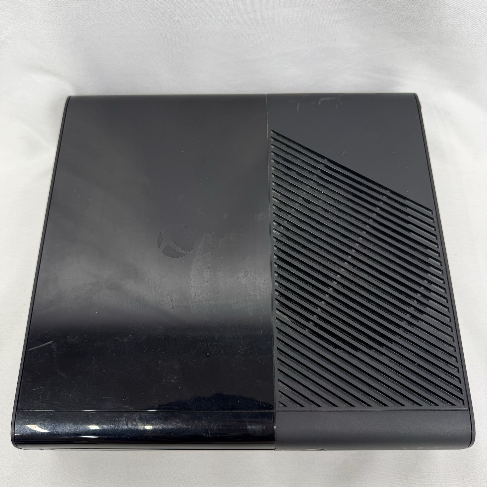Microsoft Xbox 360 E Console – 250 GB – Model 1538 w/ OEM Controller & Cables