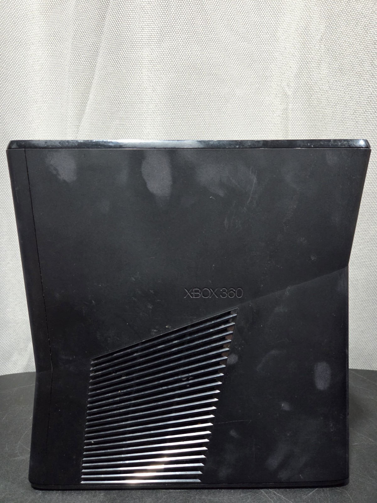 Xbox 360 Slim Model 1439 CONSOLE ONLY W/ 250GB HDD -TESTED-WORKING-