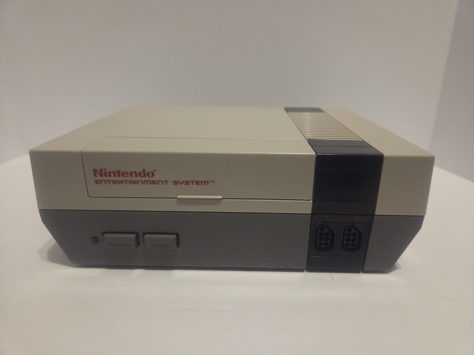 Nintendo Entertainment System Action Set NES-001 NTSC-U/C Console w/ Controller…