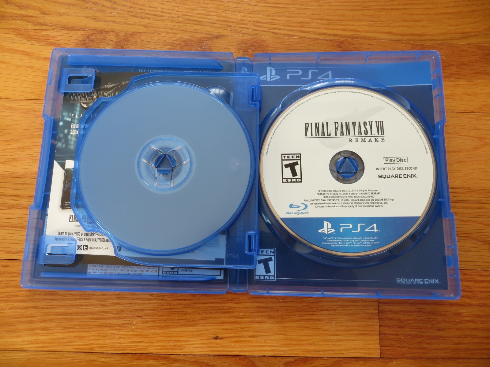 Playstation 4 Slim Console, 1TB, CUH-2115B, One Owner, w/box, original packaging