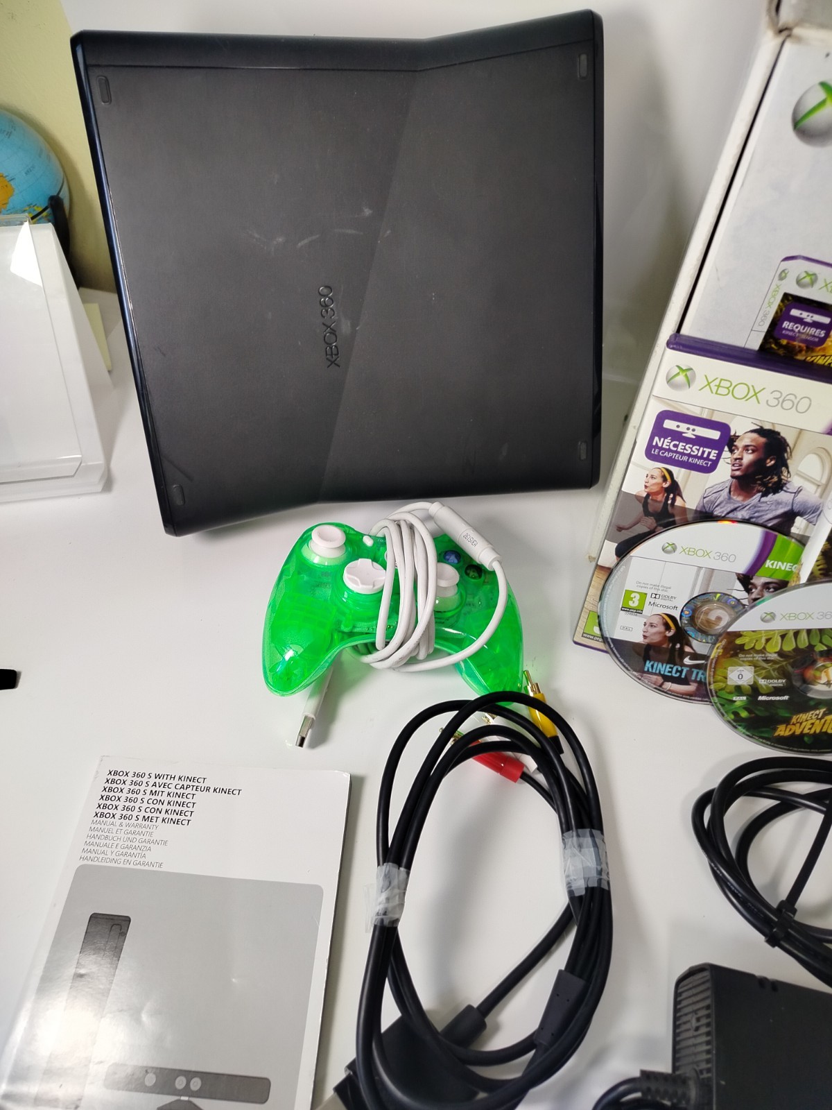 MICROSOFT XBOX 360 4GB CONSOLE WITH KINECT AND BOX – Controllers & Games