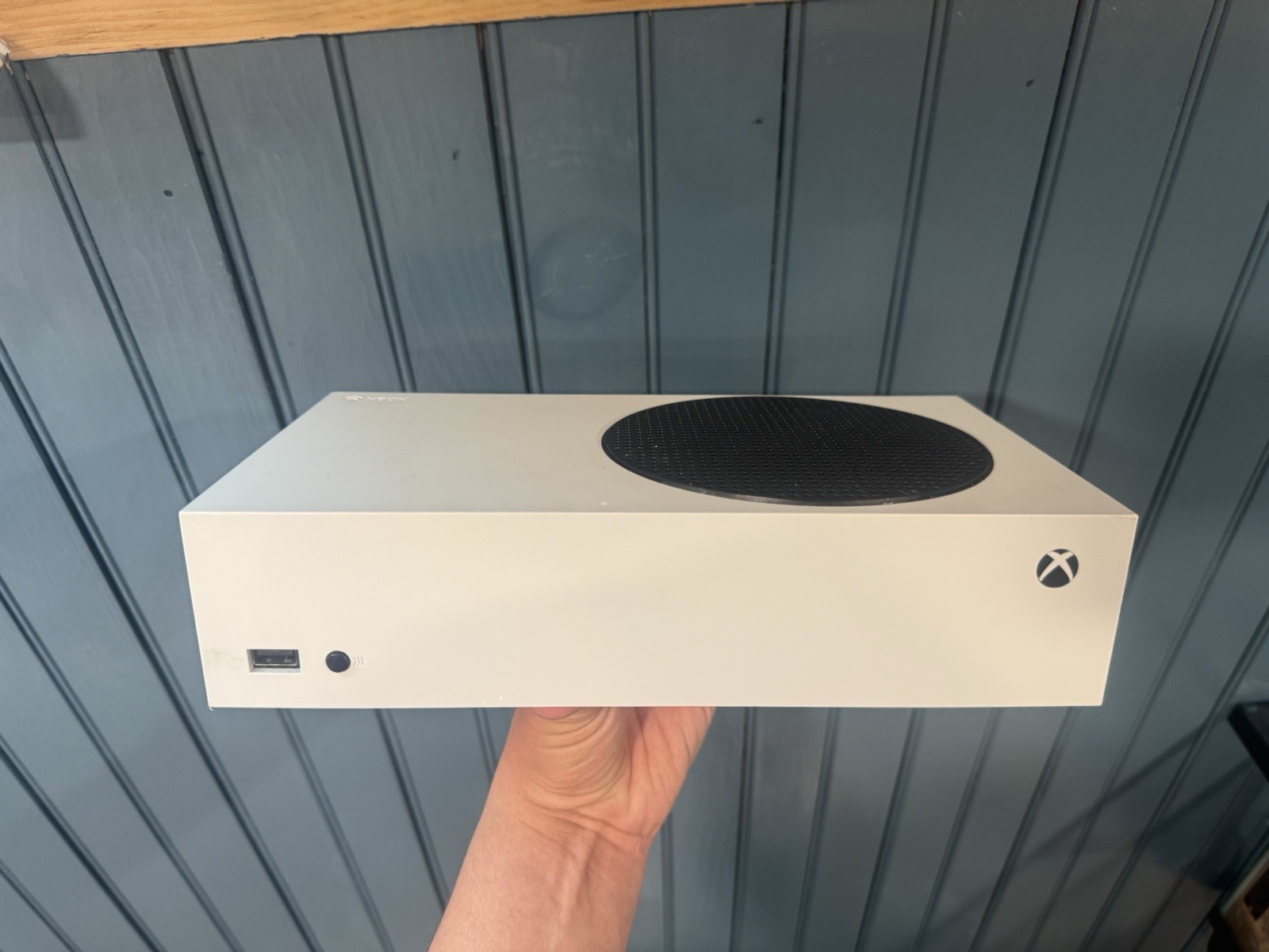 Microsoft Xbox Series S 512GB White Console 1440p Wi-Fi HDMI USB-A