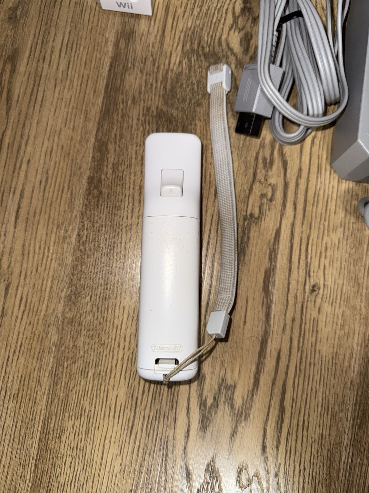 Nintendo Wii White Console Gamecube Compatible RVL-001 W/ Power, AV, Sensor Bar