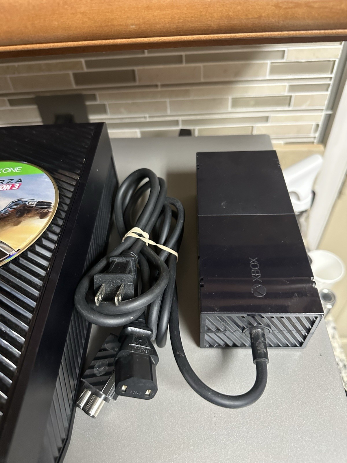Microsoft Xbox One 1540 Console 500GB Power Cord & Controller *READ DESCRIPTION