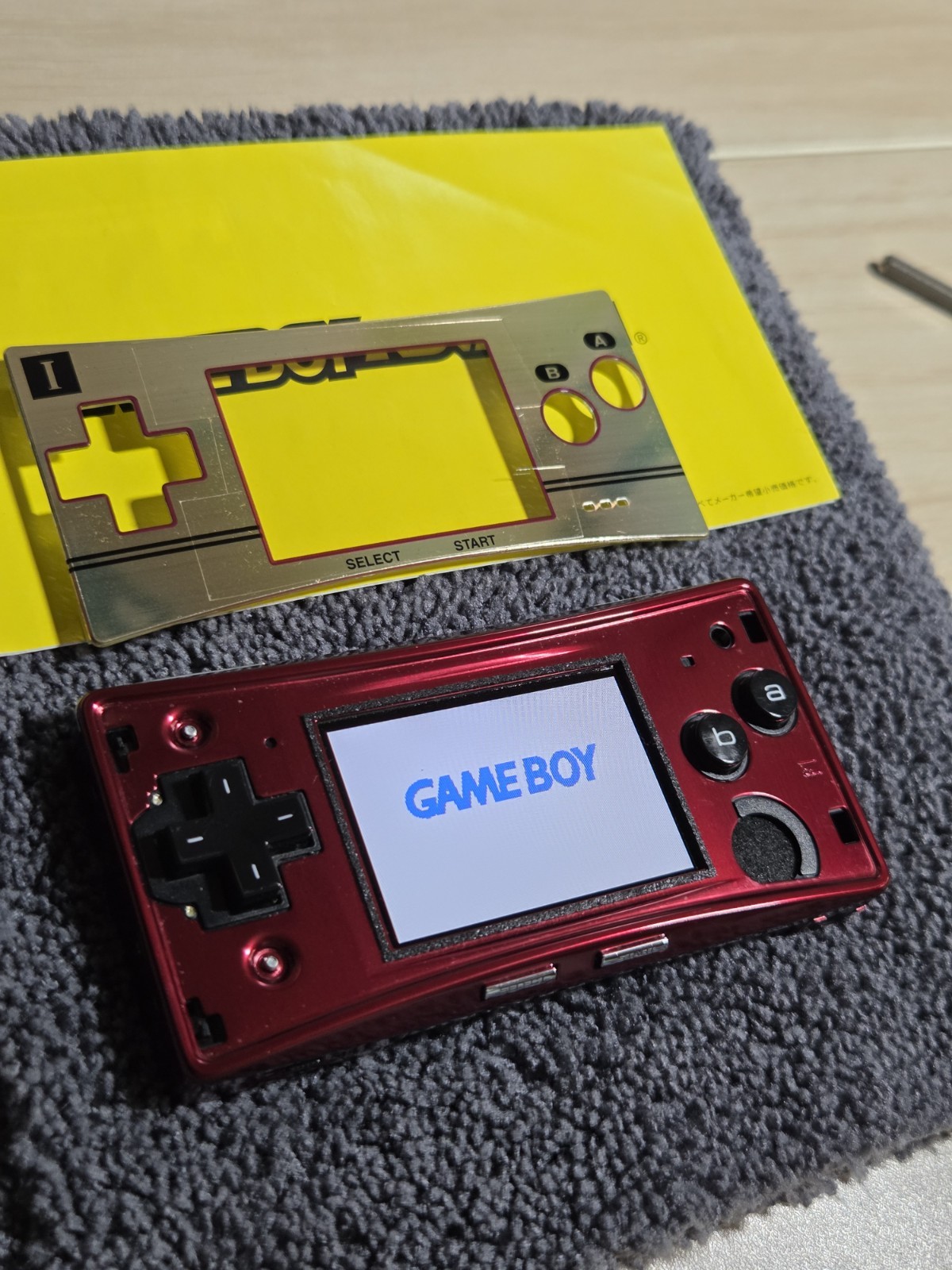 Nintendo Game Boy Micro 20th Anniversary Edition Famicom CIB + Charger & Games