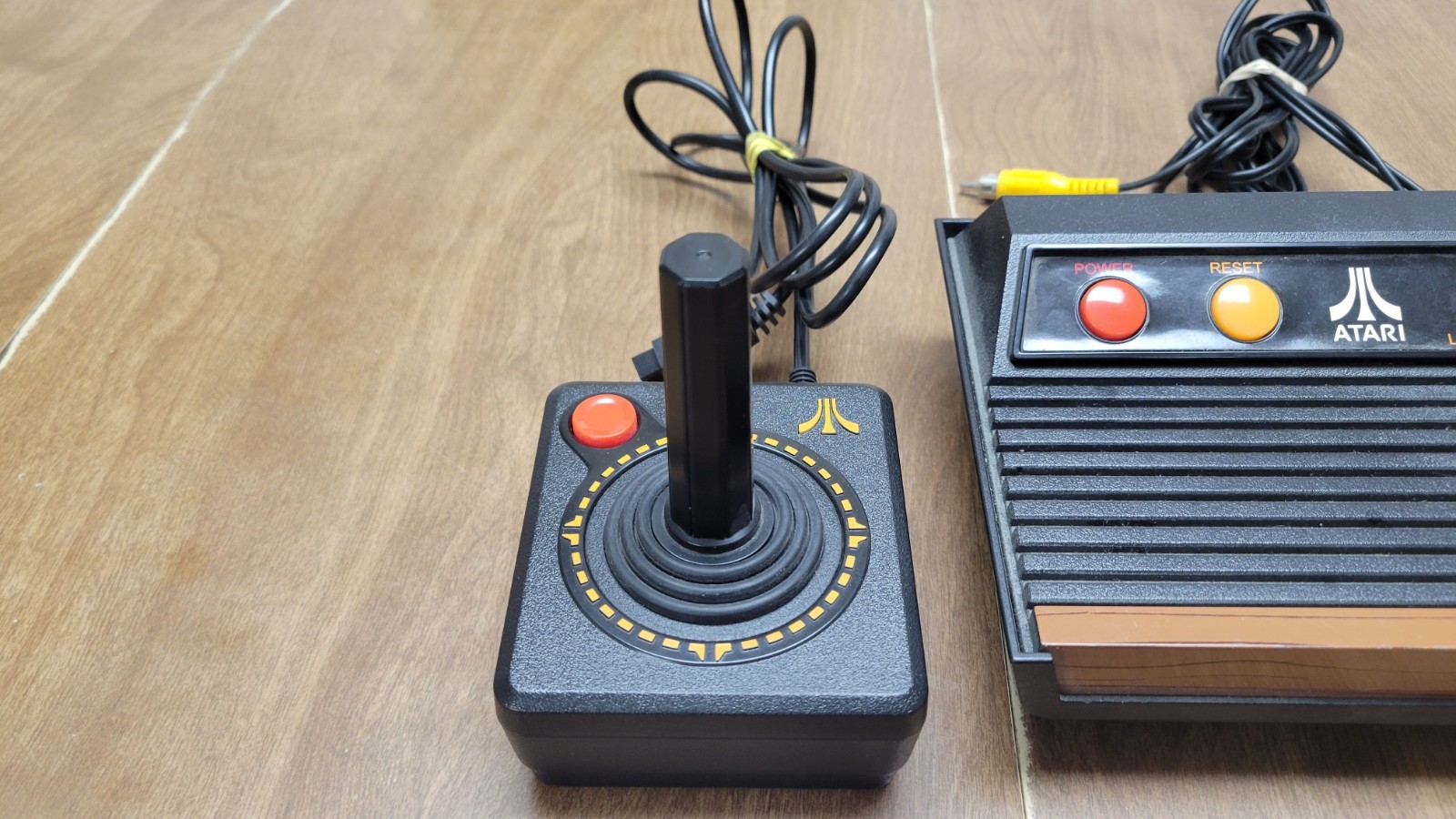 Atari Flashback 2 Classic Console With Joysticks And All Cords Tested And Works