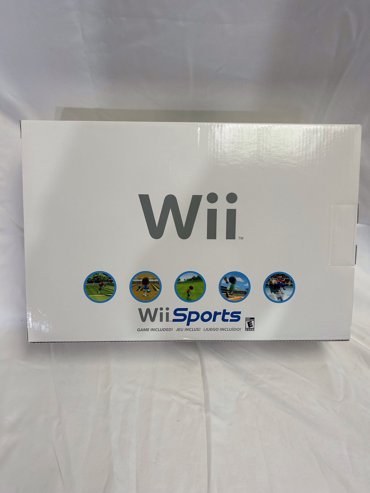 Nintendo Wii Console White Wii Sports Bundle Complete. New in Box