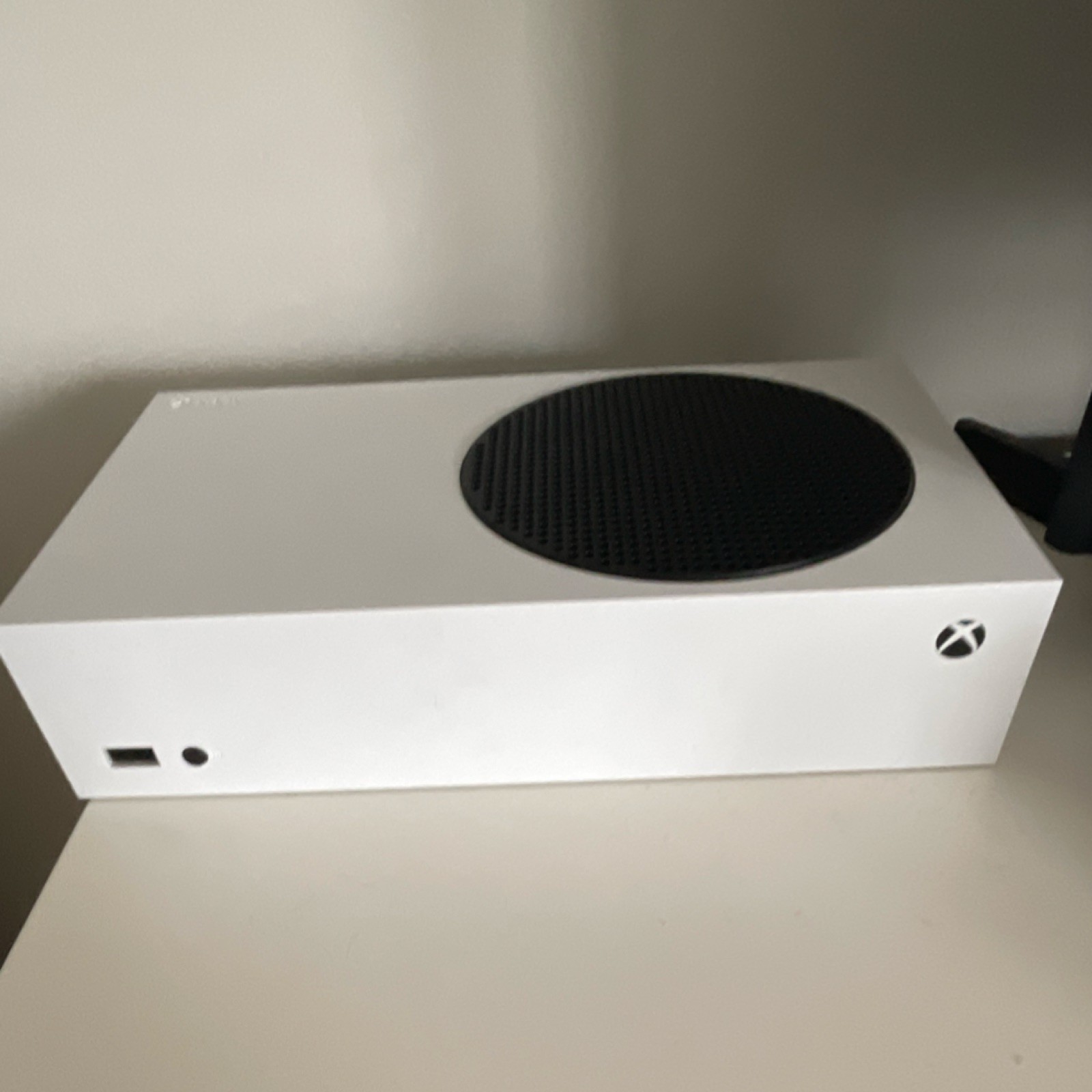 Microsoft Xbox Series S Home Console White Black HDMI USB-A Platform Video Game