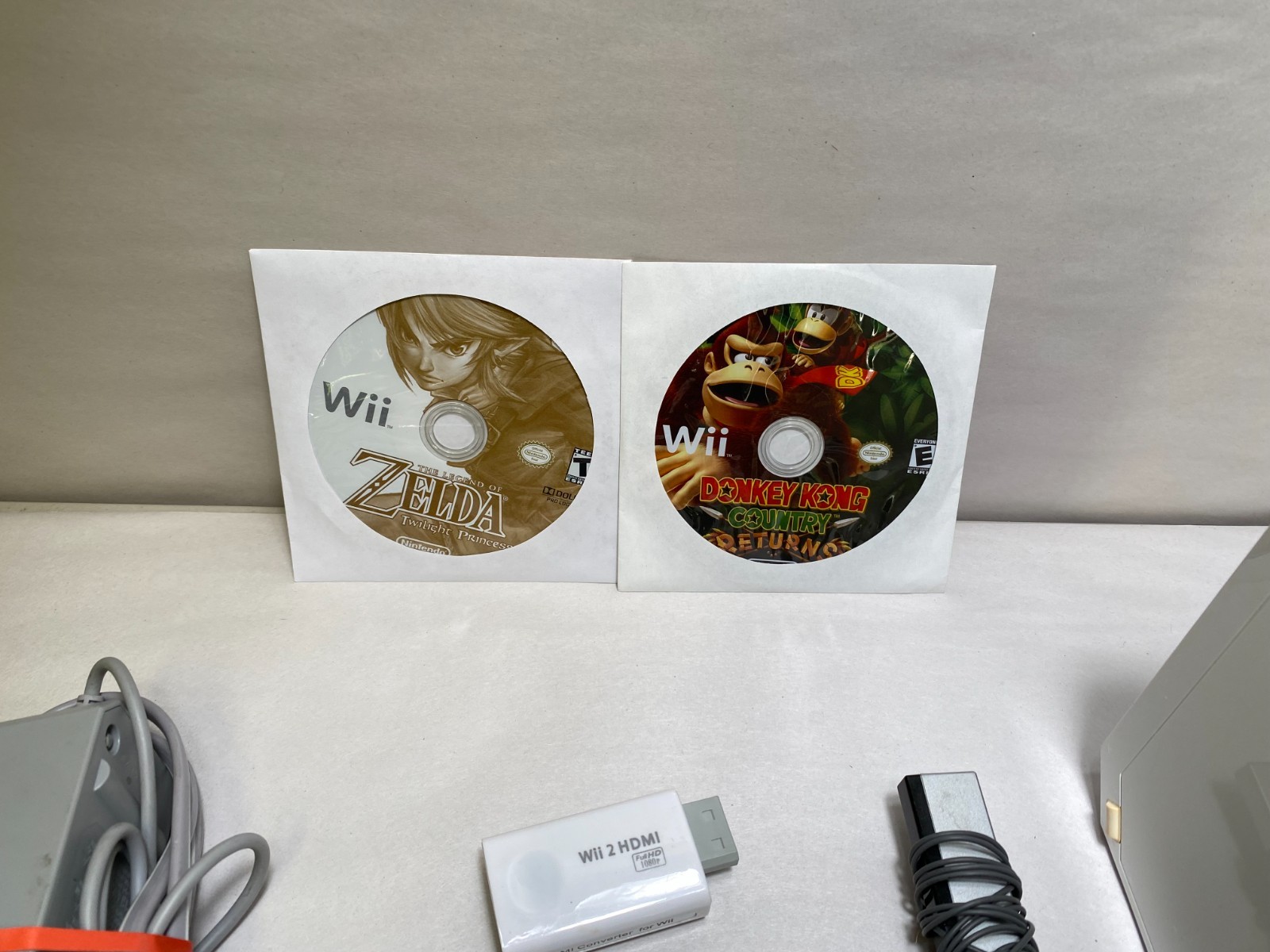 Nintendo Wii Console Bundle W/ Zelda Twilight Princess + + Donkey Kong + HDMI
