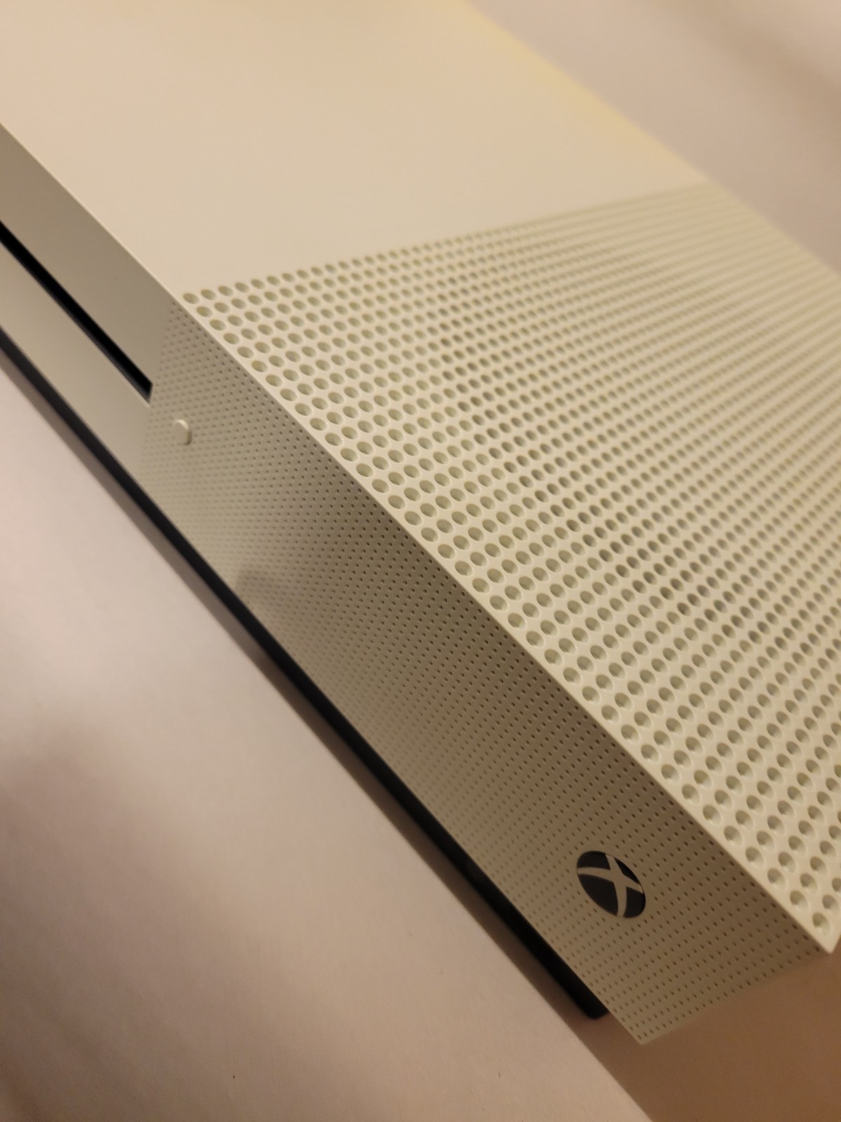 Xbox One S Console with physical copy of Cyberpunk 2077 – Tested & Working
