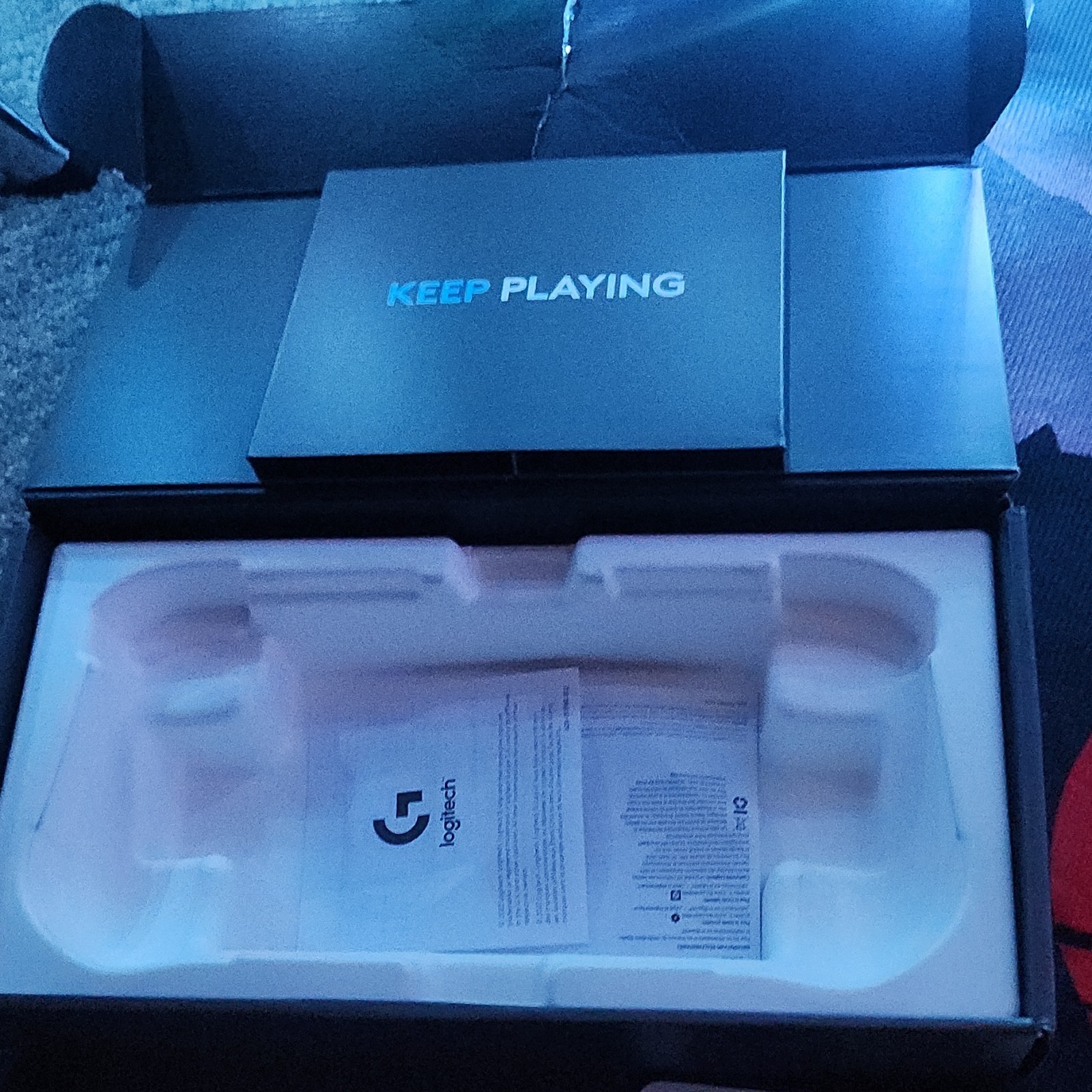 Logitech G CLOUD Handheld Gaming Console White Wi-Fi Internet Browsing