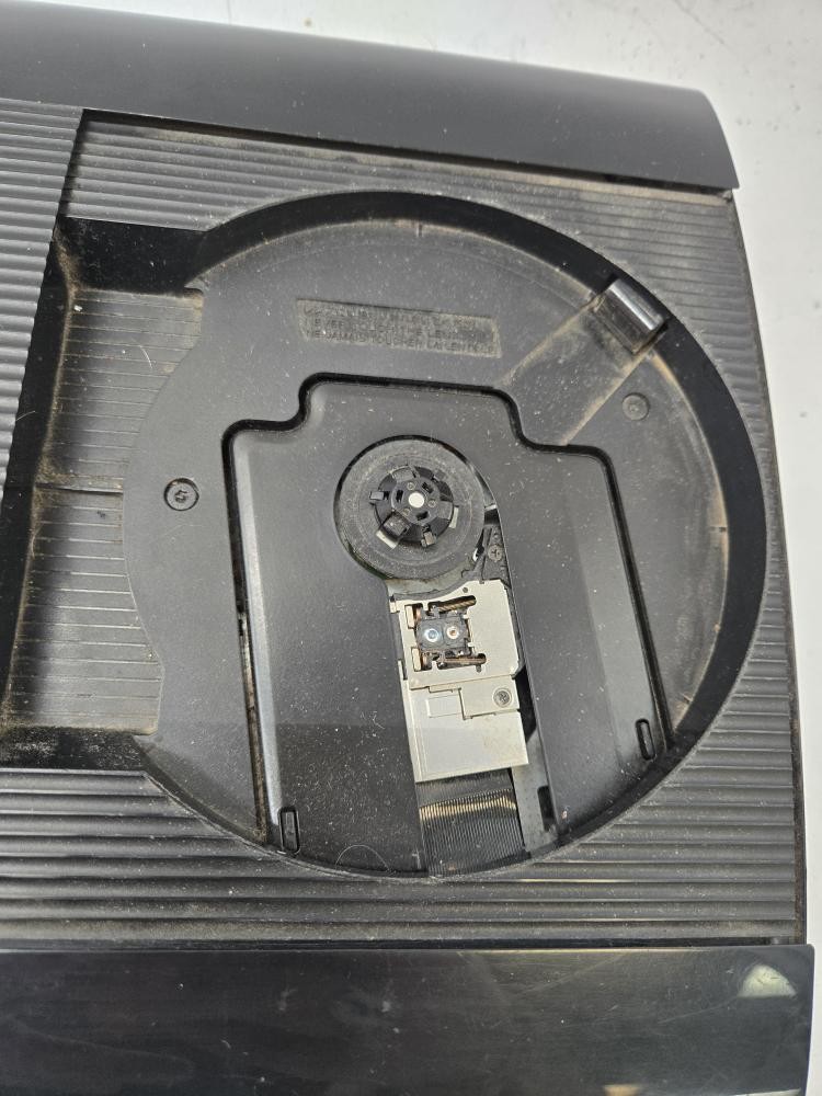 SONY PLAYSTATION 3 – SYSTEM – 80GB – CECH-4001B (VA5018929)
