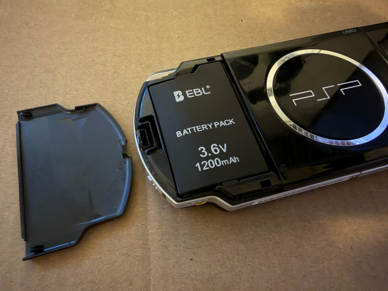 Sony PSP 3001 Slim Black Console w/ Original Chargers New Battery and Case