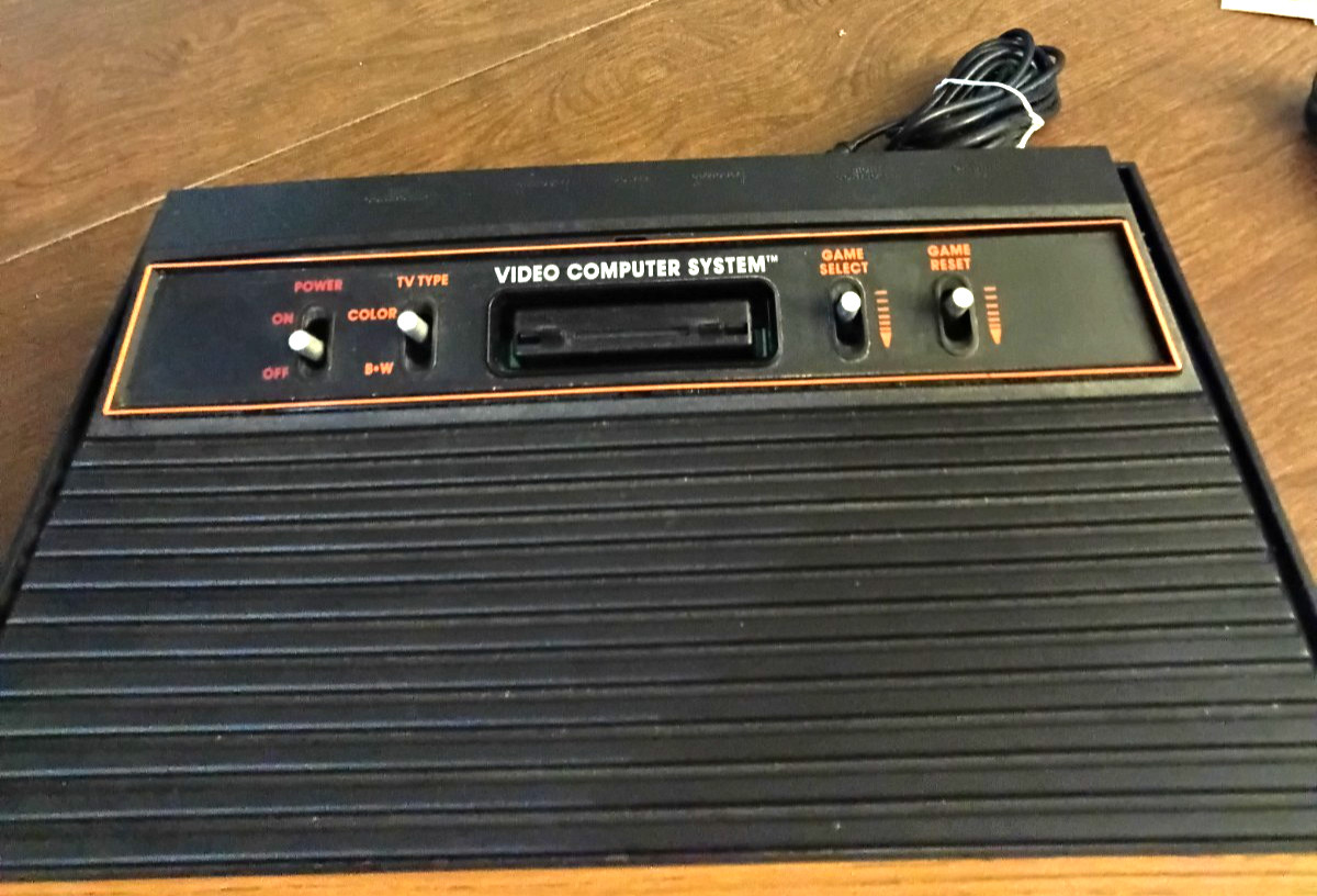 Atari 2600 4 Switch Console Model CX-2600 A Made in Taiwan Works Perfect
