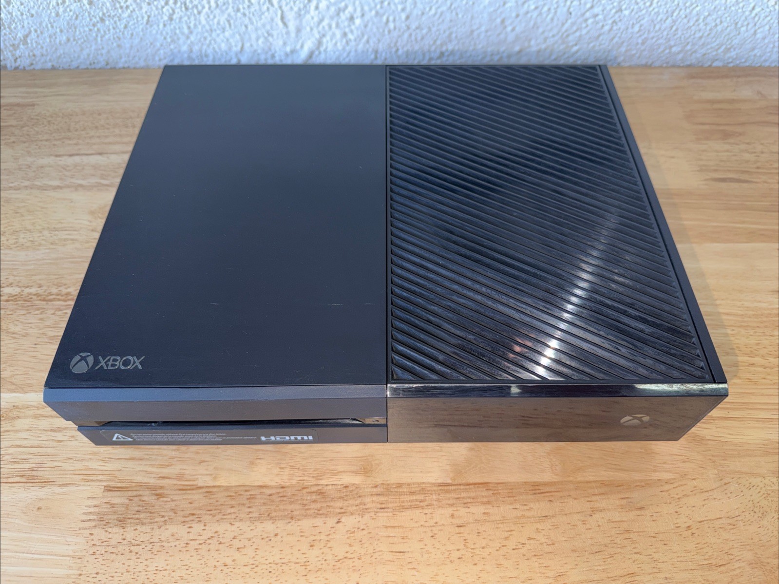 Microsoft Xbox One 500GB Console- Black – model 1540 w controller READ